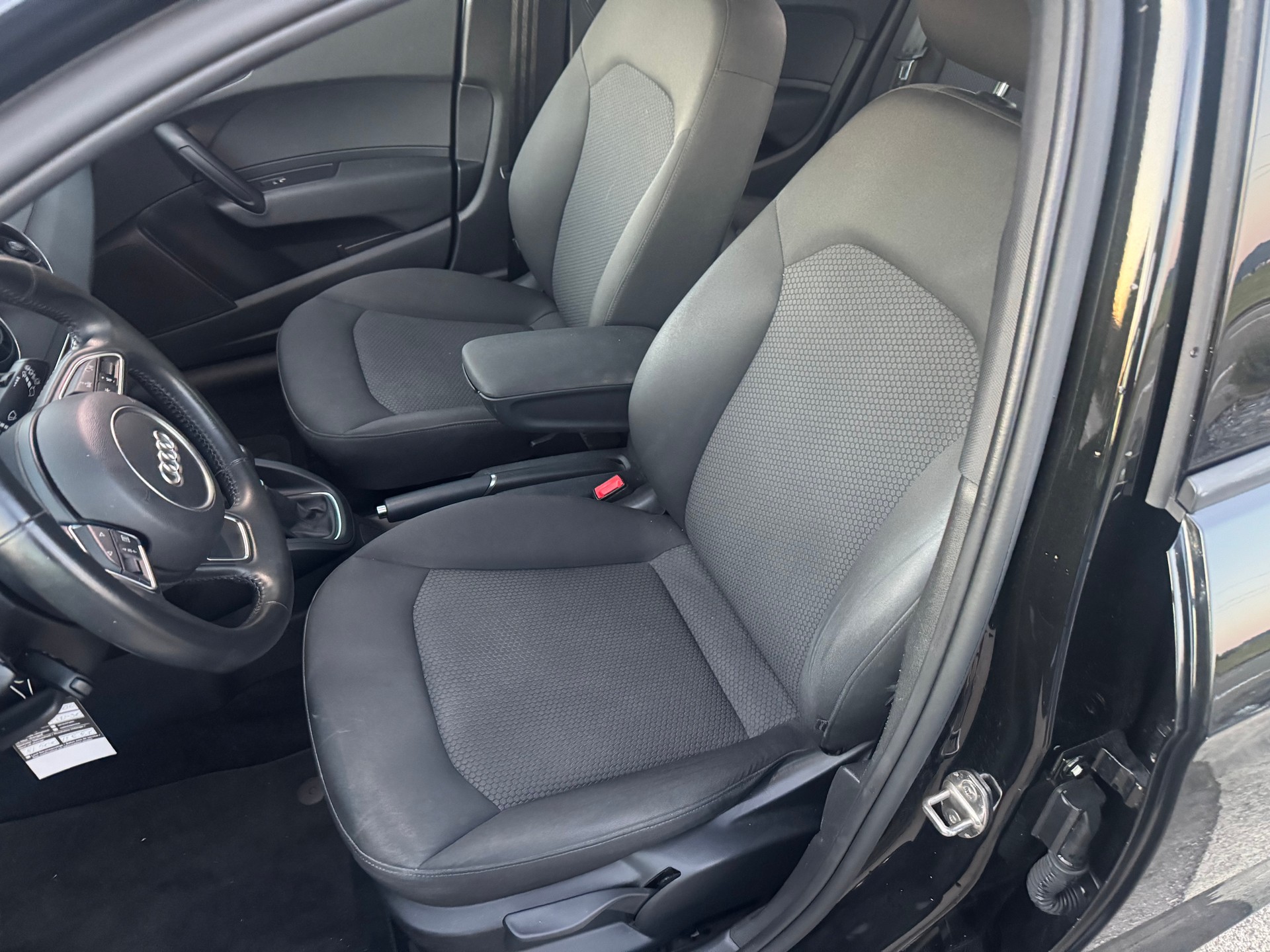 AUDI A1 Sportback 1.0 TFSI-image-5