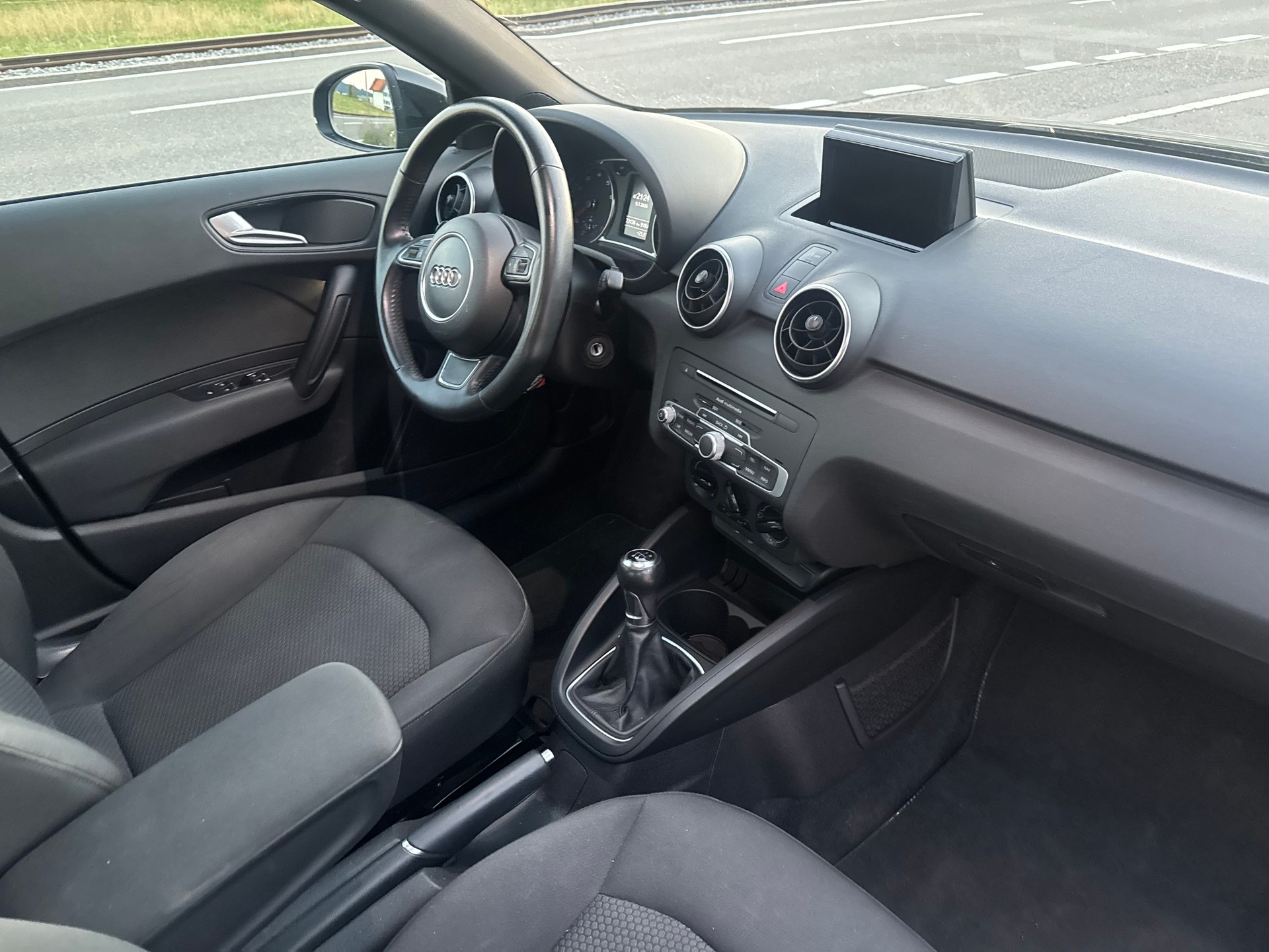 AUDI A1 Sportback 1.0 TFSI-image-7