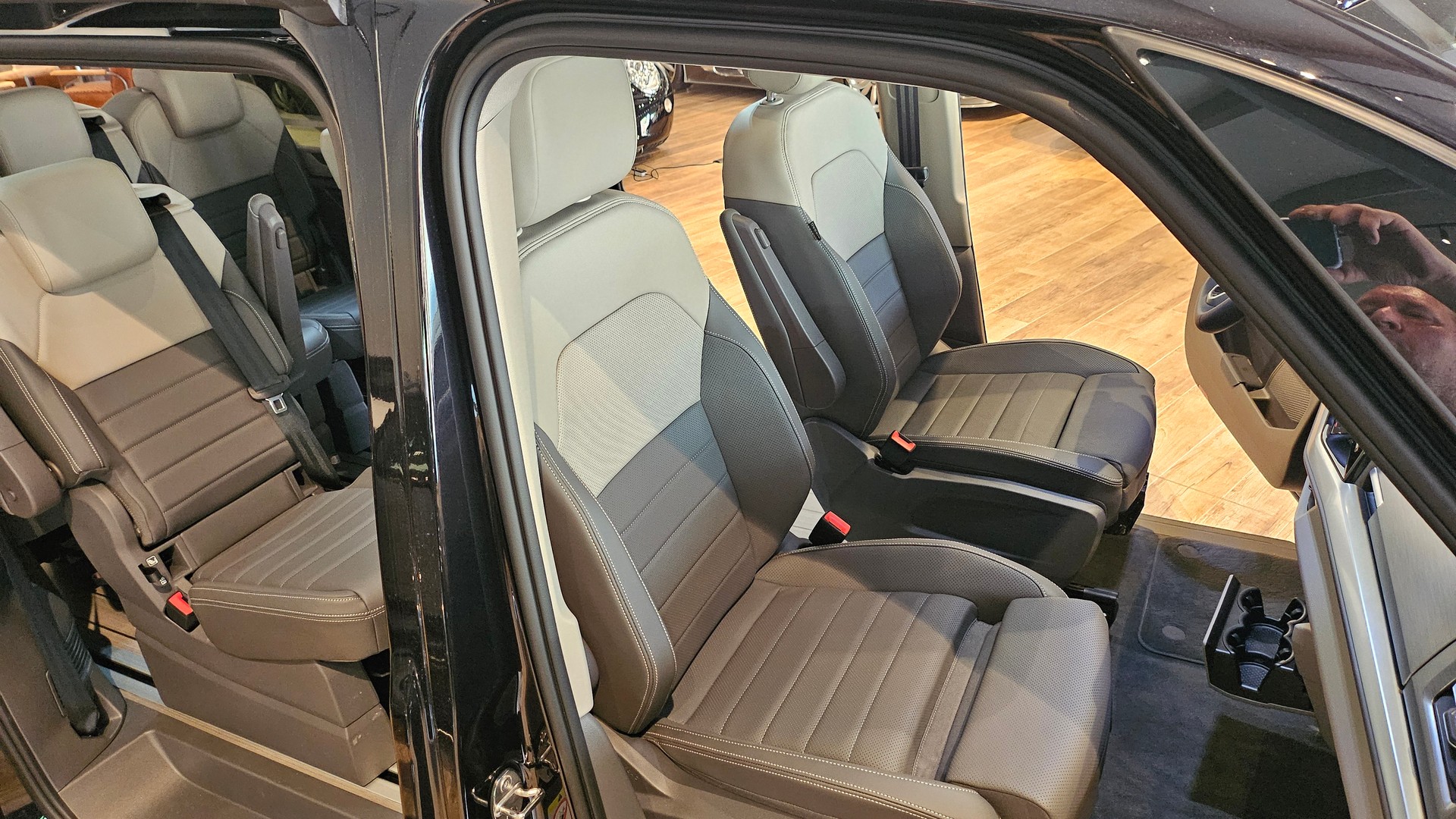 VW Multivan 1.5 eHybrid Style Lang 4Motion DSG NP. 106'000.-🔥-image-19