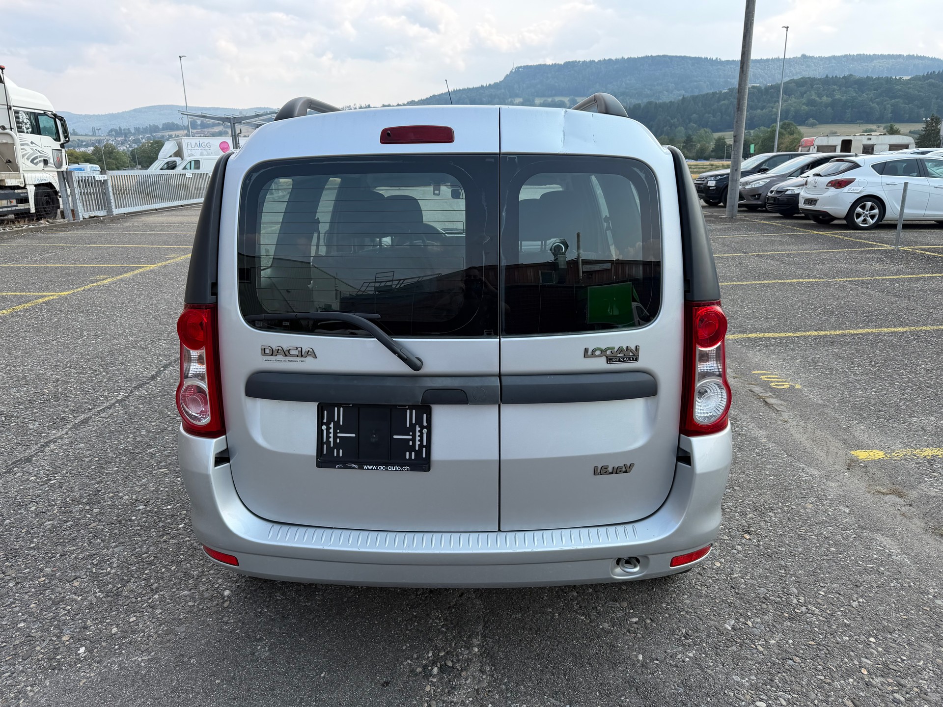 DACIA Logan 1.6 16V Lauréate-image-4