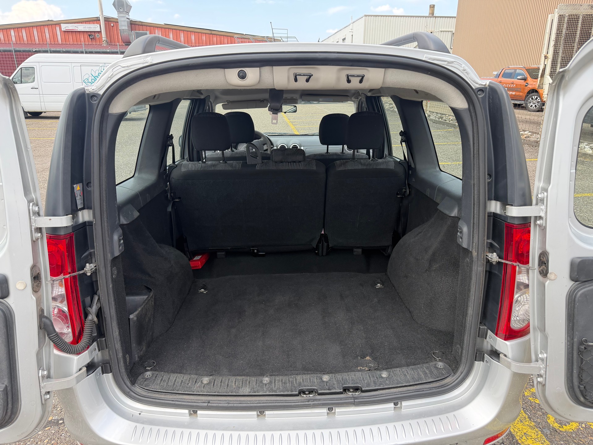 DACIA Logan 1.6 16V Lauréate-image-6