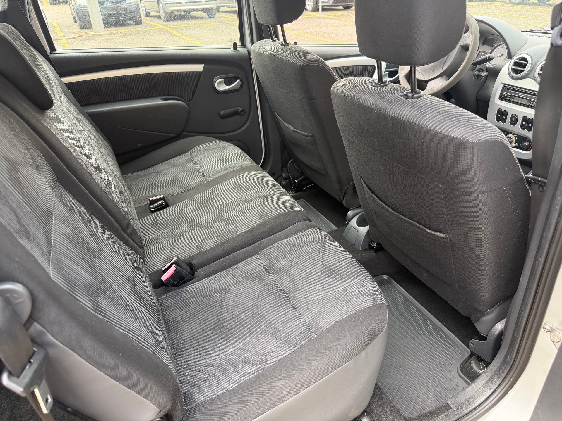 DACIA Logan 1.6 16V Lauréate-image-7