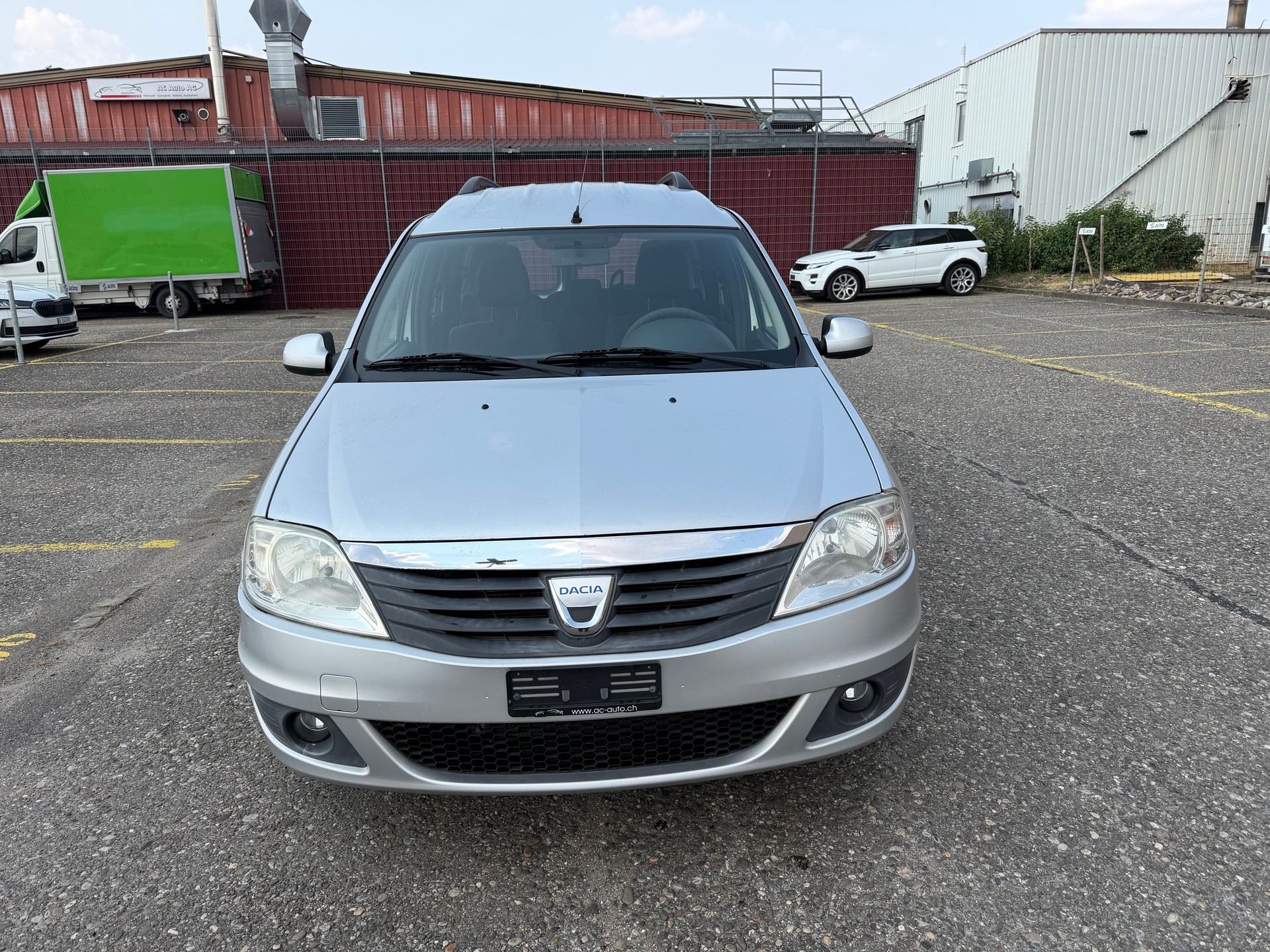 DACIA Logan 1.6 16V Lauréate