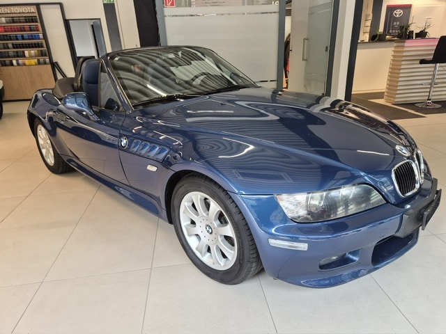 BMW Z3 3.0i Roadster-showroom-element-1