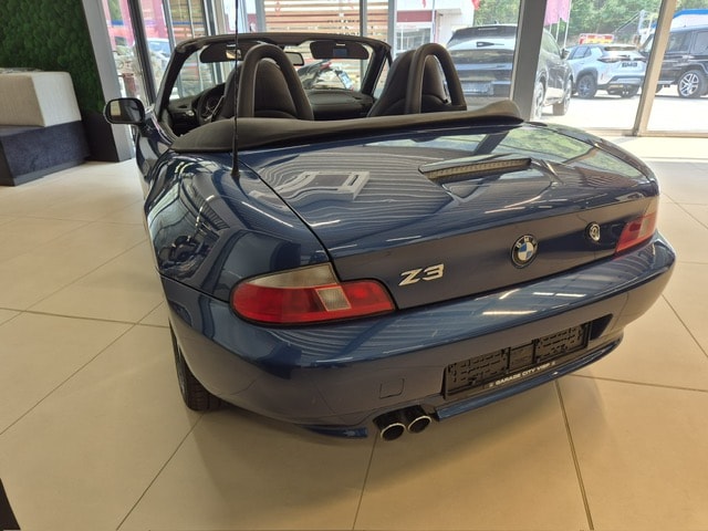 BMW Z3 3.0i Roadster-showroom-element-2