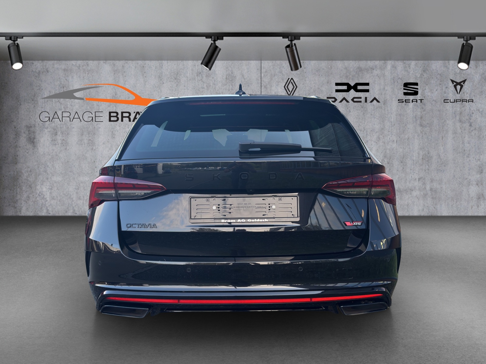 SKODA Octavia Combi 2.0 TSI DSG RS-image-4