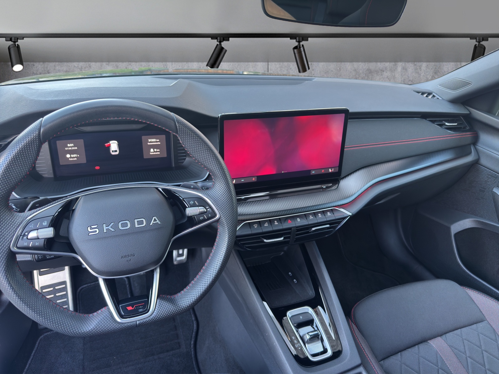 SKODA Octavia Combi 2.0 TSI DSG RS-image-8