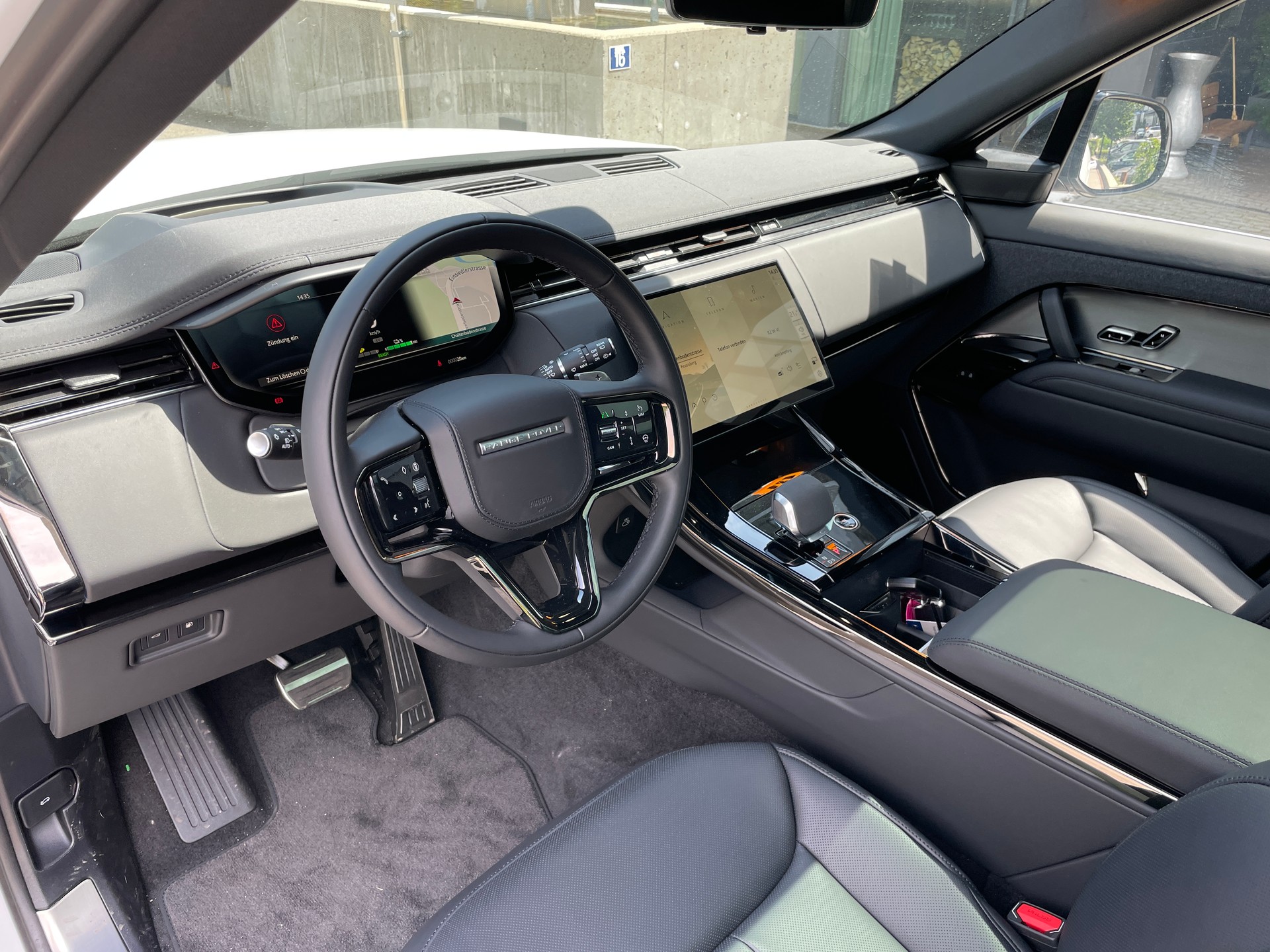 LAND ROVER Range Rover Sport P440e 3.0 Si6 PHEV Dynamic HSE Automatic-image-12
