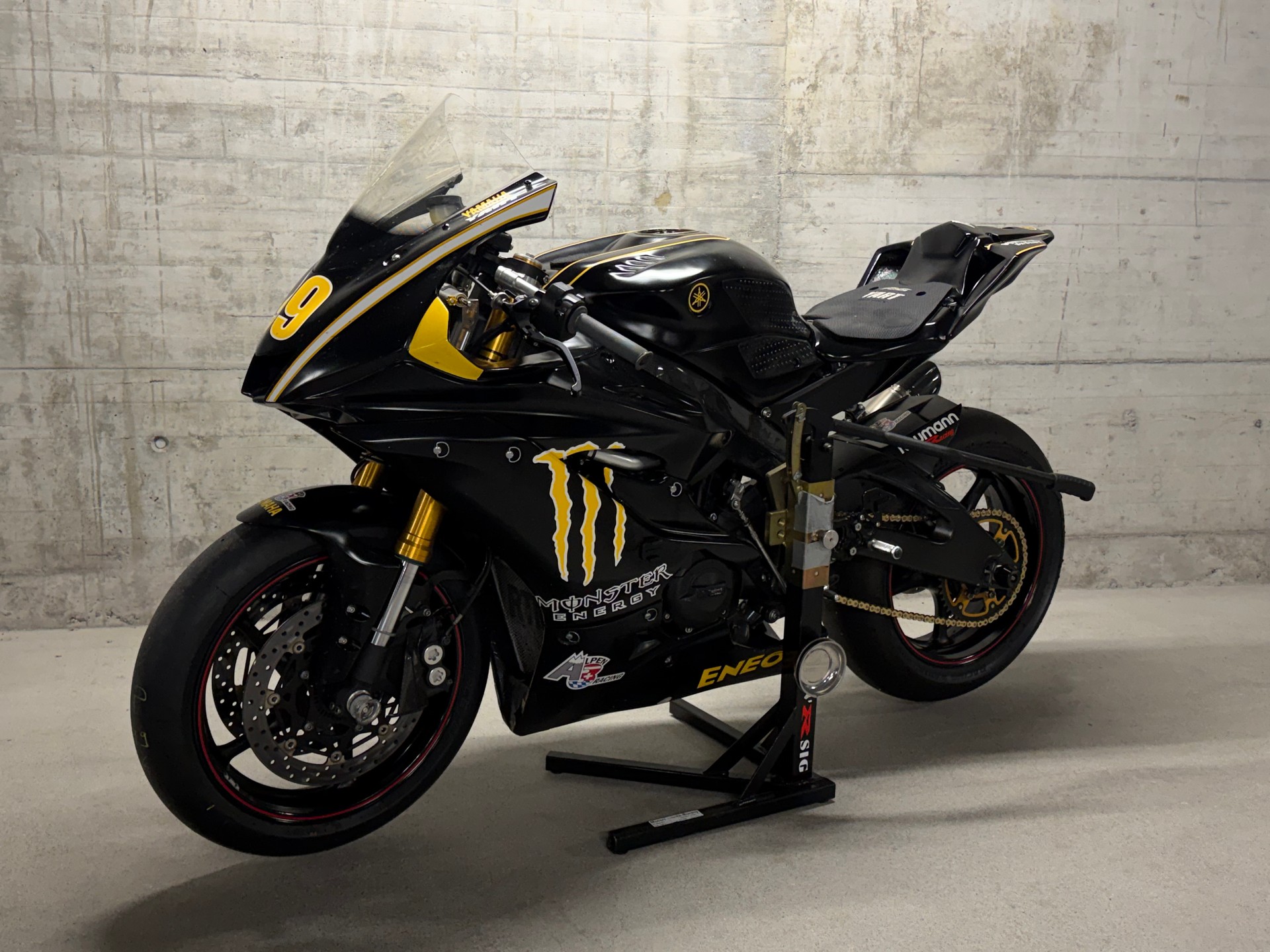 YAMAHA YZF-R6-image-1