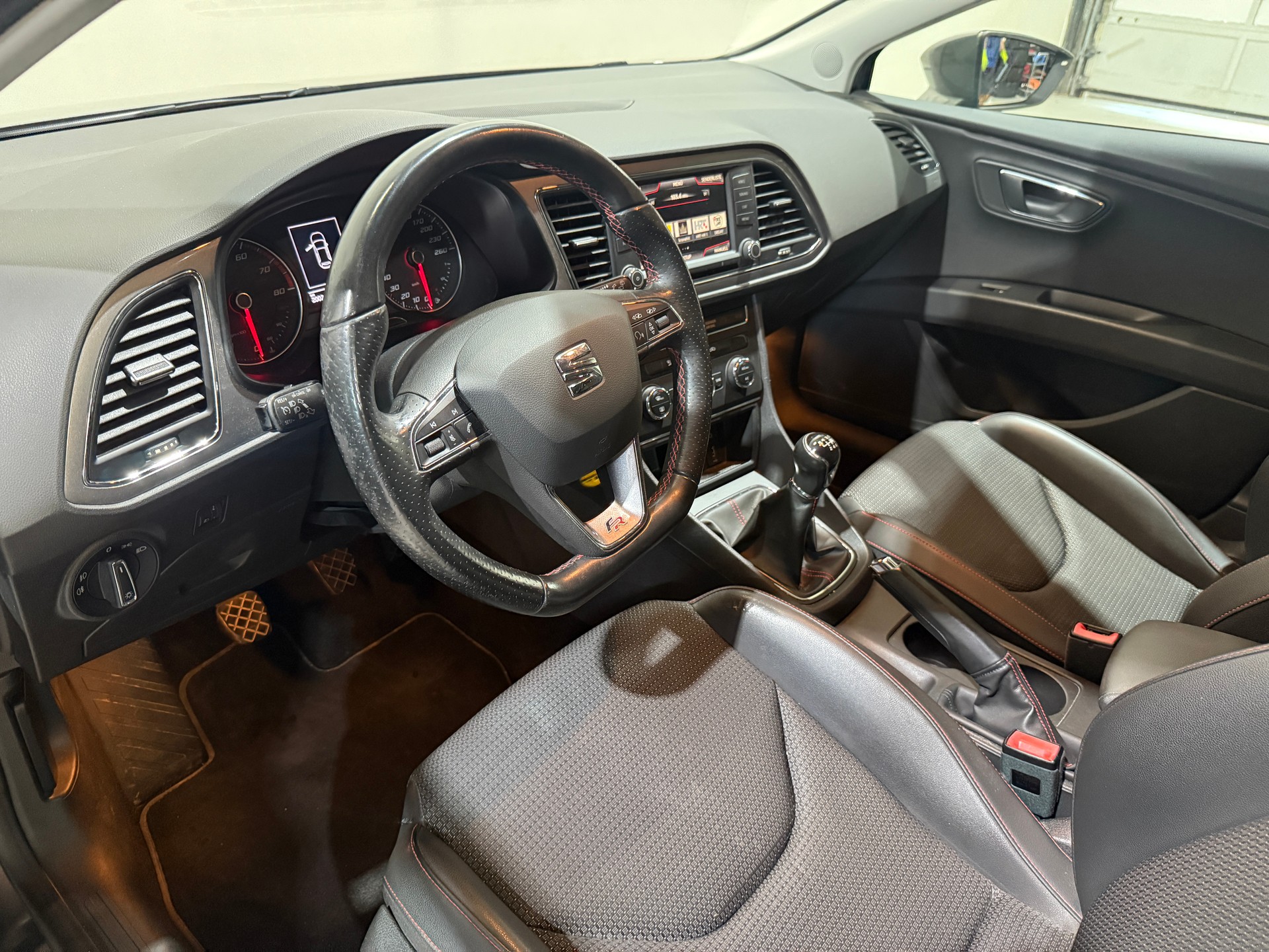 SEAT Leon ST 1.8 TSI FR-image-12