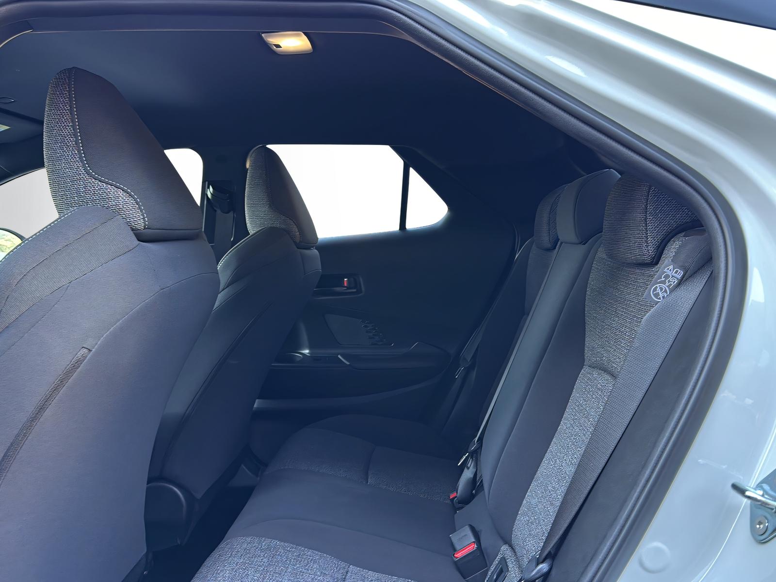 TOYOTA C-HR 2.0 HEV Swiss Edition 4x4-image-10