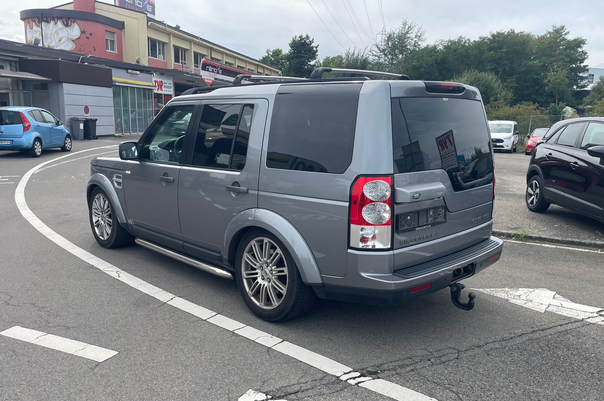 LAND ROVER Discovery 3.0 SDV6 HSE Automatic-image-6