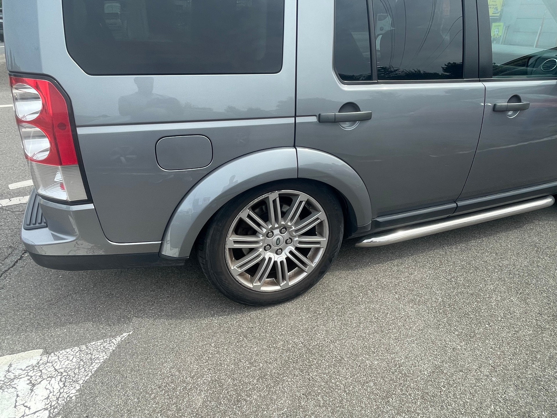 LAND ROVER Discovery 3.0 SDV6 HSE Automatic-showroom-element-3