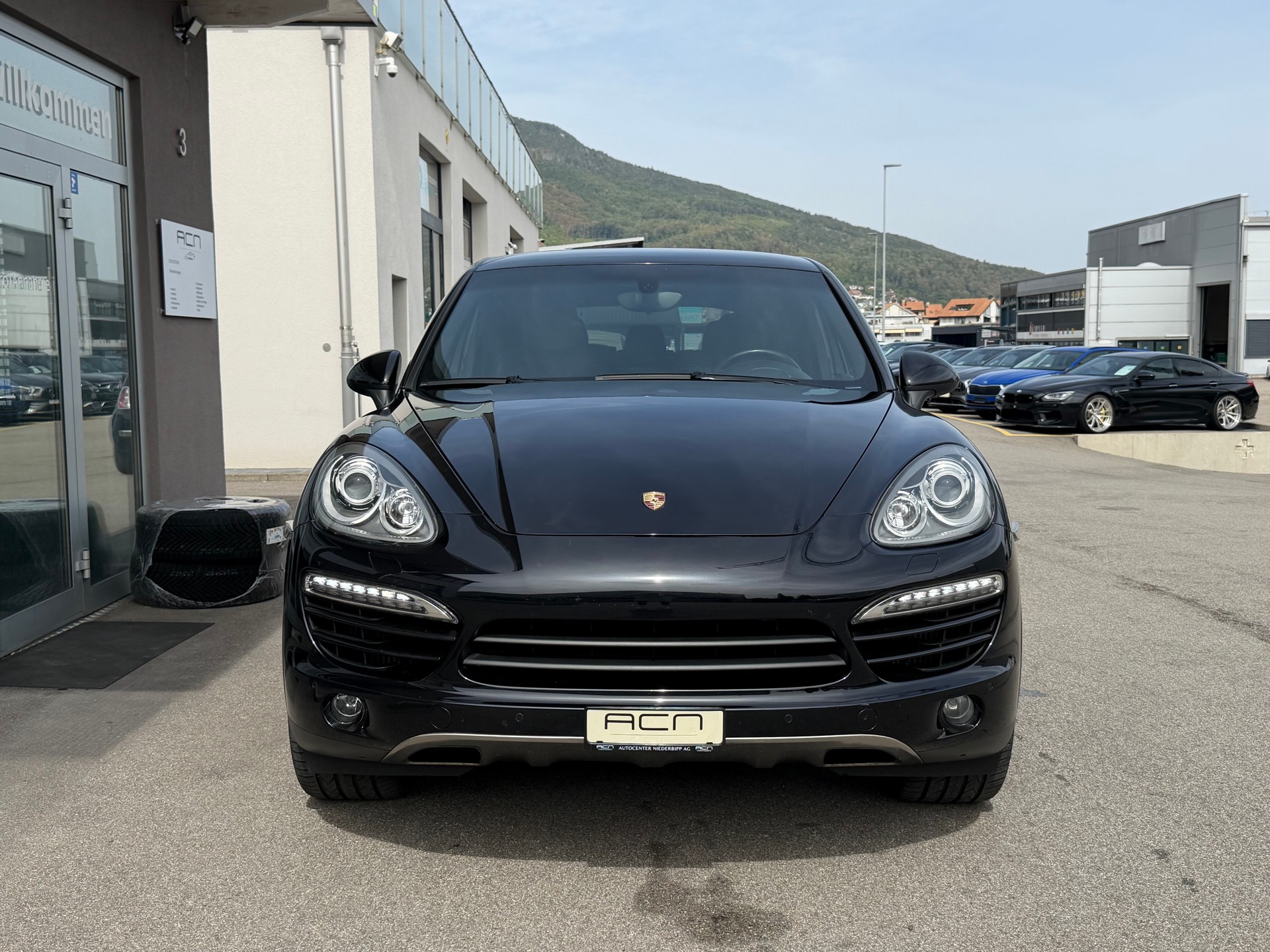 PORSCHE Cayenne Diesel-showroom-element-1