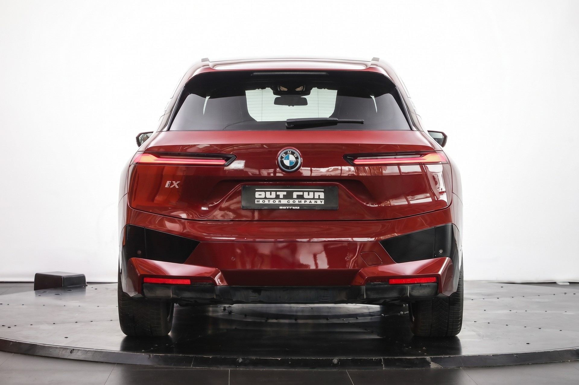 BMW iX xDrive50 Aventurinrot * Sky Lounge * Pack Sport-showroom-element-2