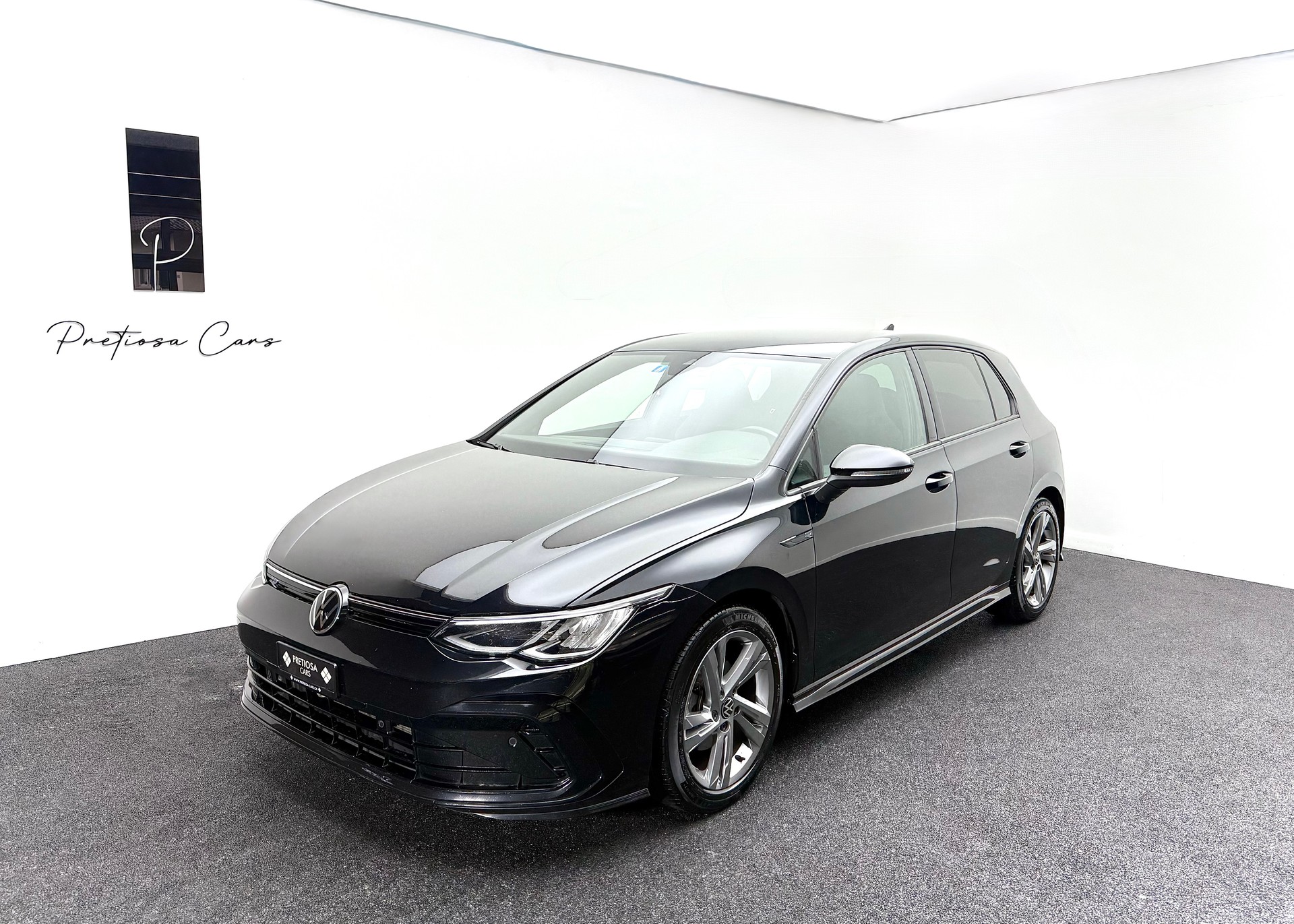 VW Golf 1.5 eTSI mHEV ACT R-Line DSG-showroom-element-1