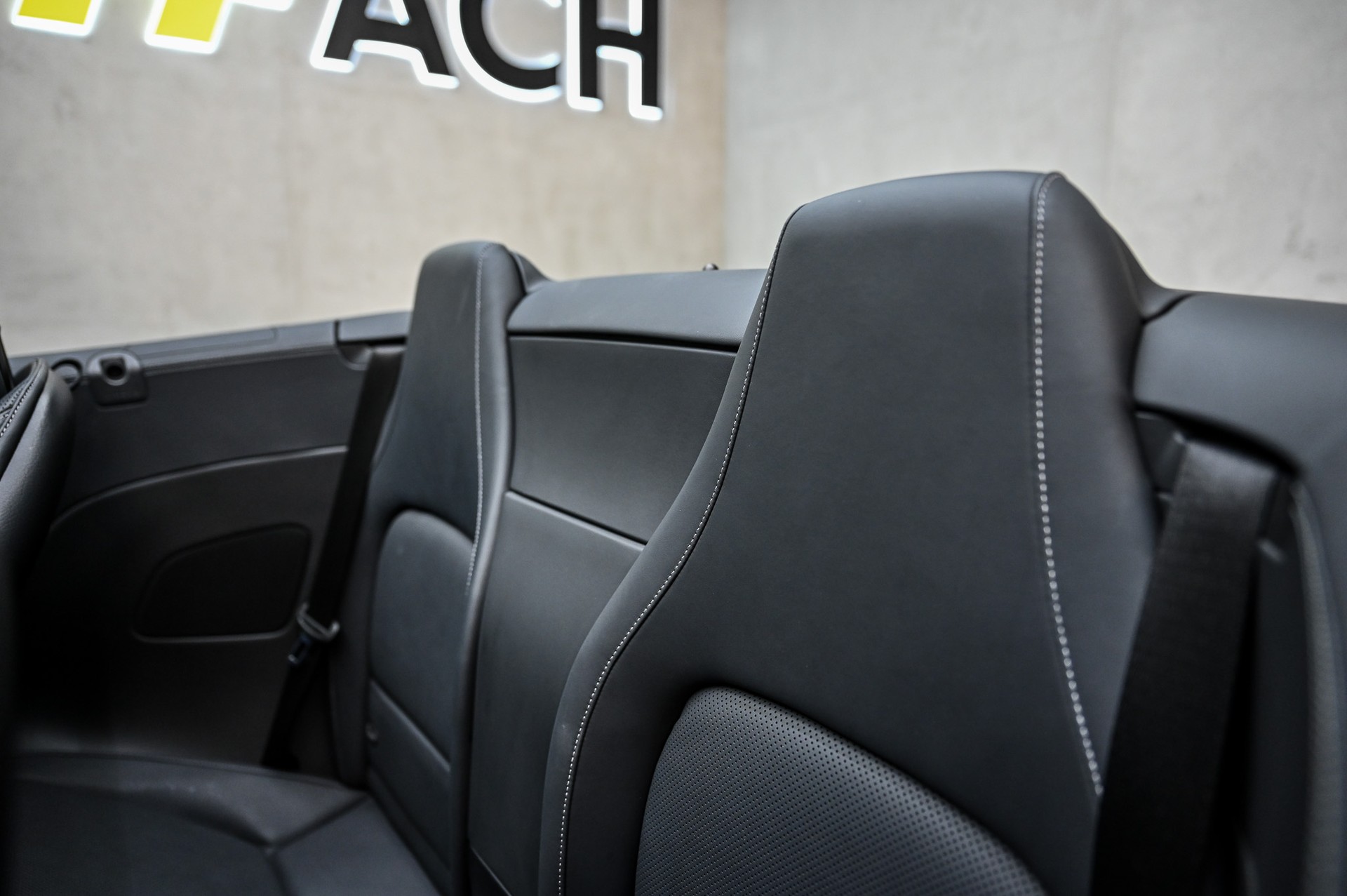 MERCEDES-BENZ AMG SL 63 4matic+ Speedshift MCT-image-32