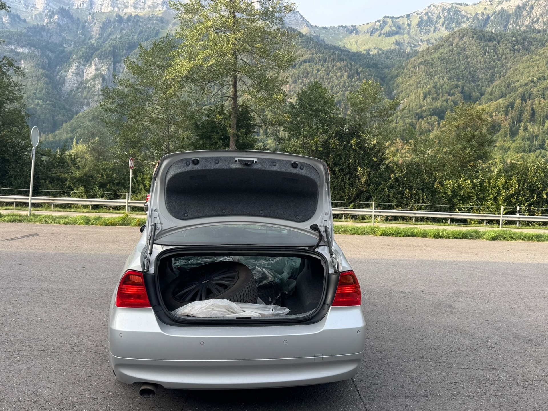 BMW 320d-image-12