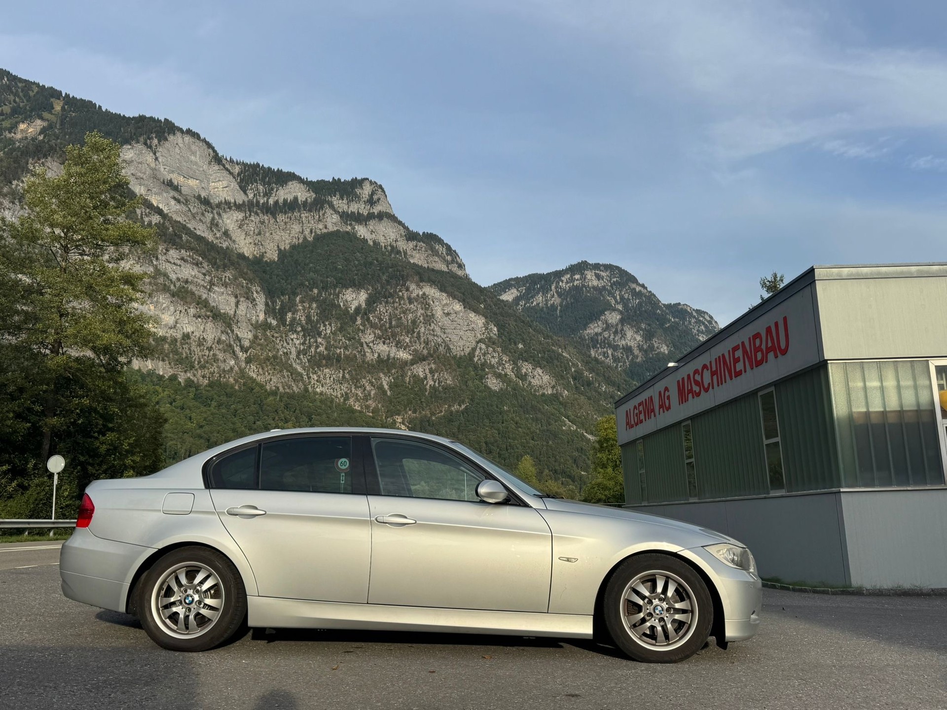 BMW 320d-image-3