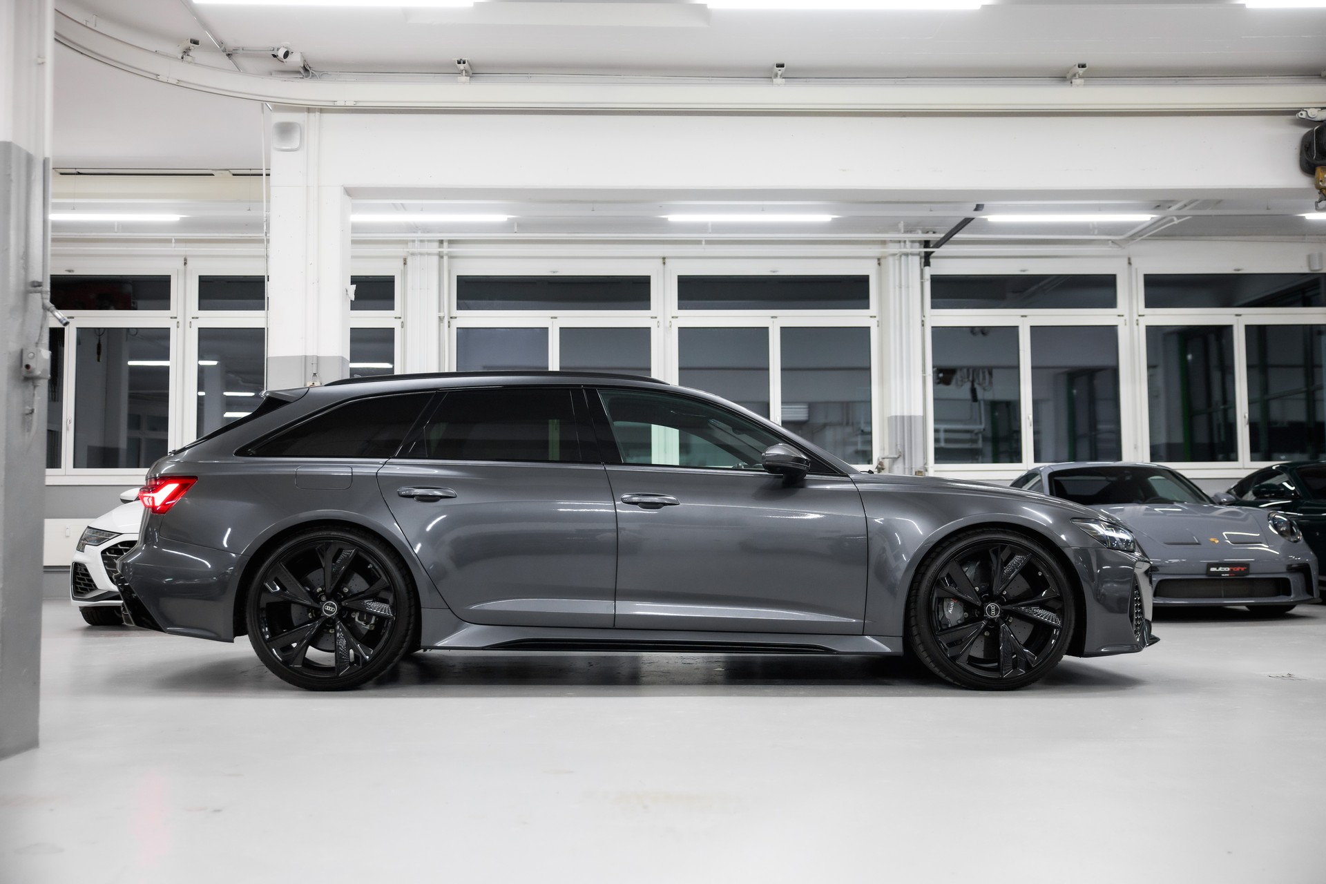 AUDI RS6 Avant 4.0 TFSI V8 quattro *Ch-Fhz.*-showroom-element-3