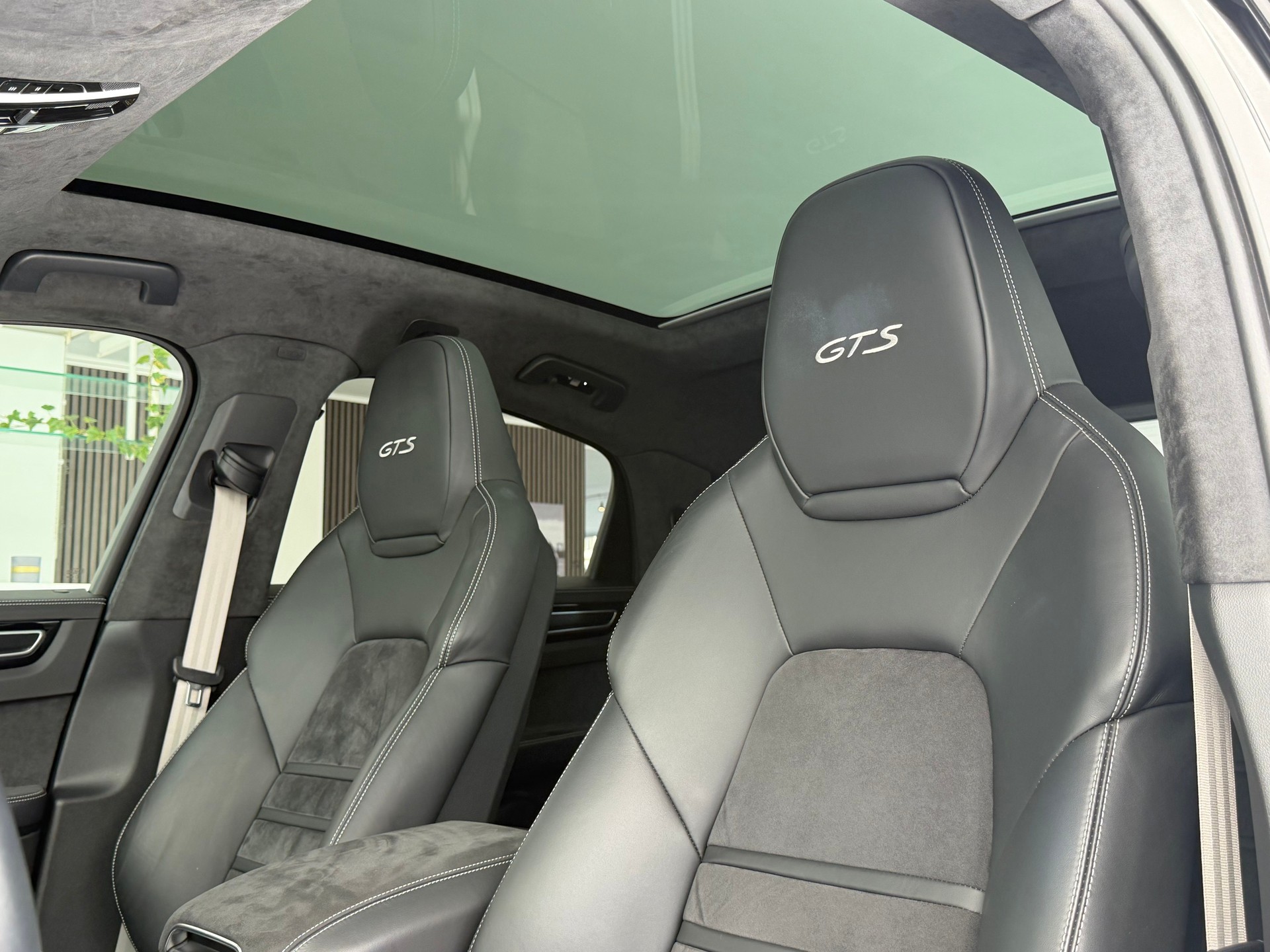 PORSCHE Cayenne GTS Coupé **PORSCHE APPROVED GARANTIE**-image-11