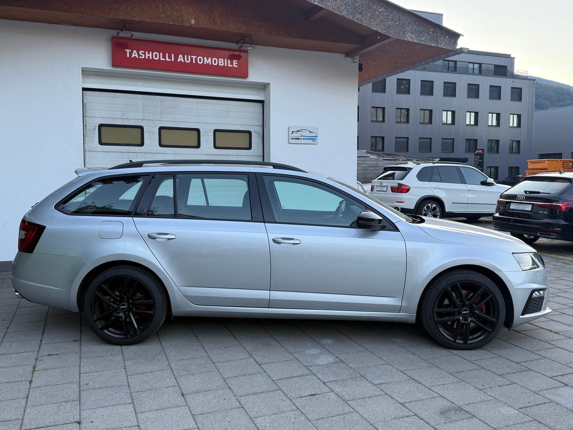 SKODA Octavia Combi 2.0 TDI RS 4x4 DSG-image-9