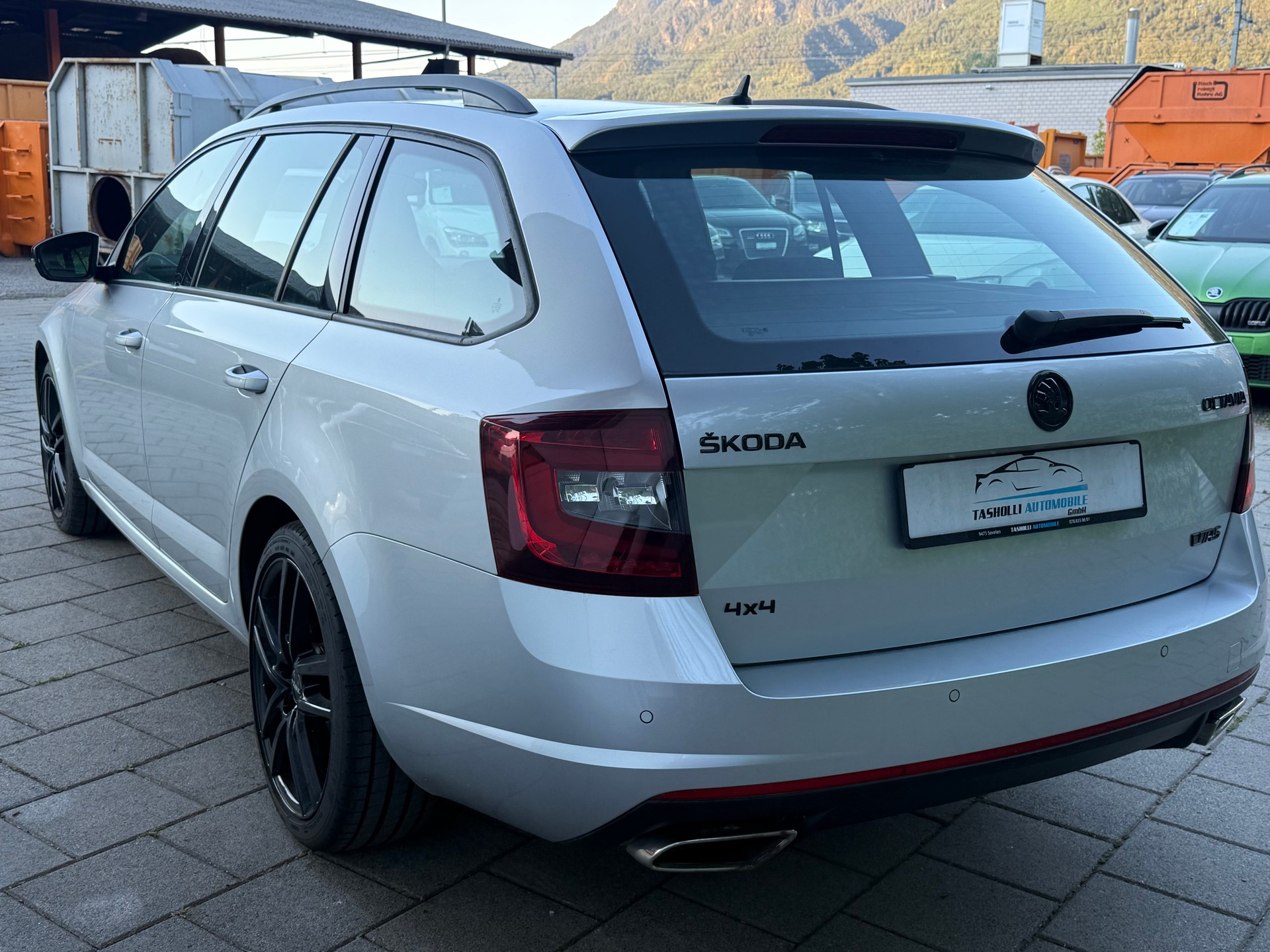 SKODA Octavia Combi 2.0 TDI RS 4x4 DSG-showroom-element-3