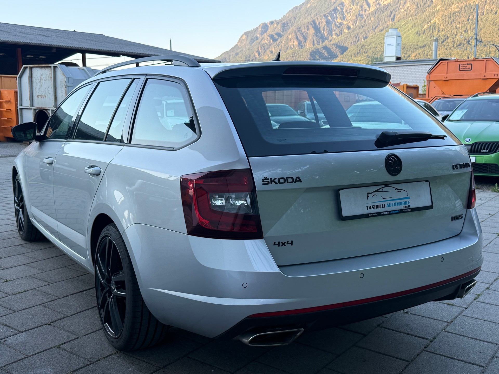 SKODA Octavia Combi 2.0 TDI RS 4x4 DSG-image-4