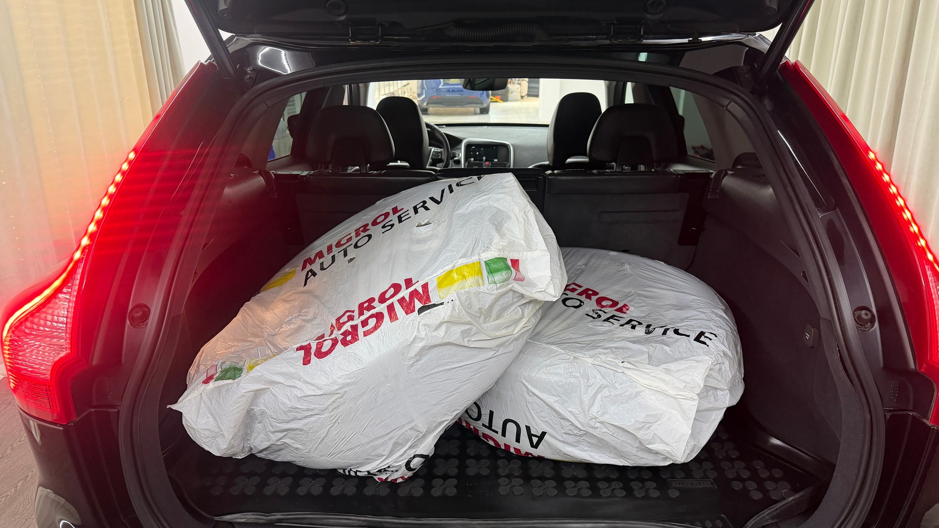 VOLVO XC60 D4 AWD Executive Geartronic-image-15