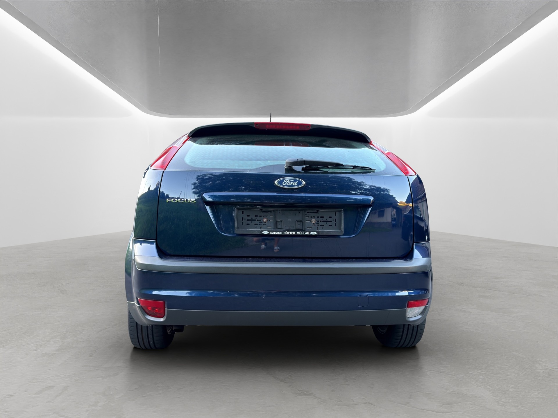 FORD Focus 2.0i Carving Automatic *1. Hand*-showroom-element-3