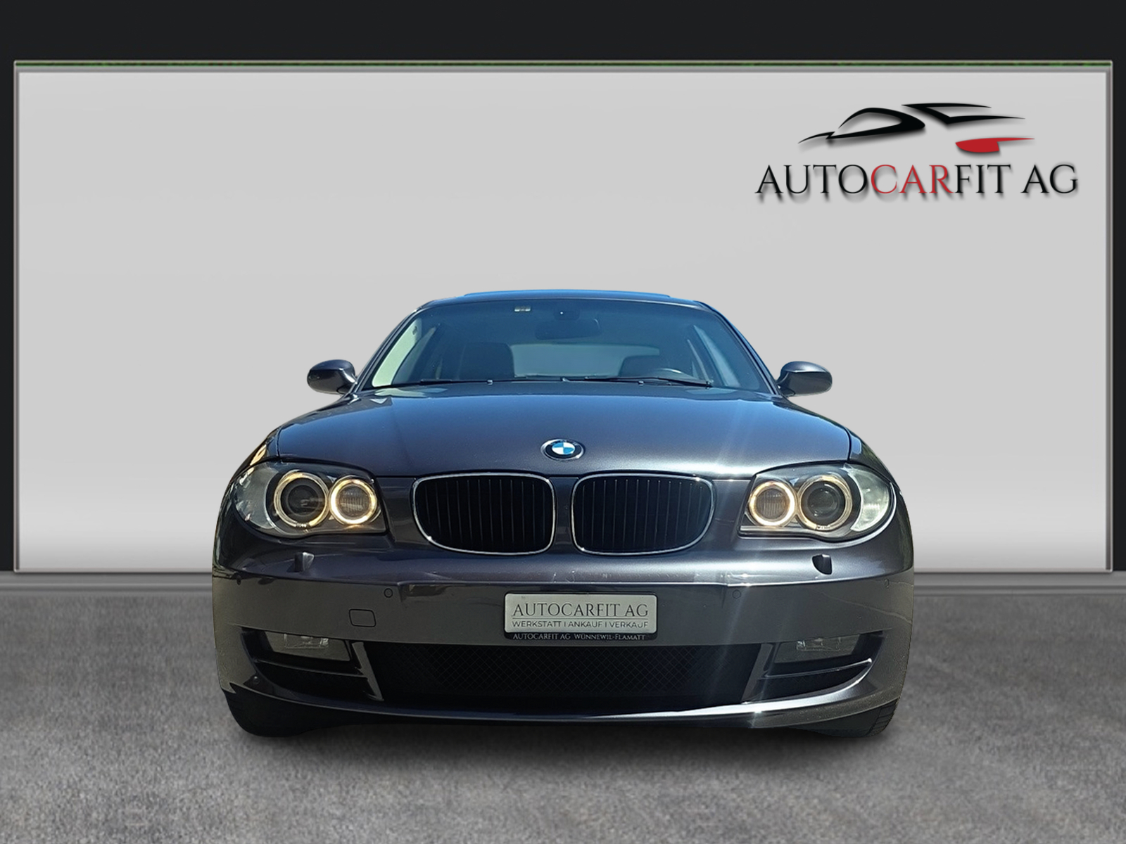 BMW 120d Coupé Steptronic-showroom-element-1