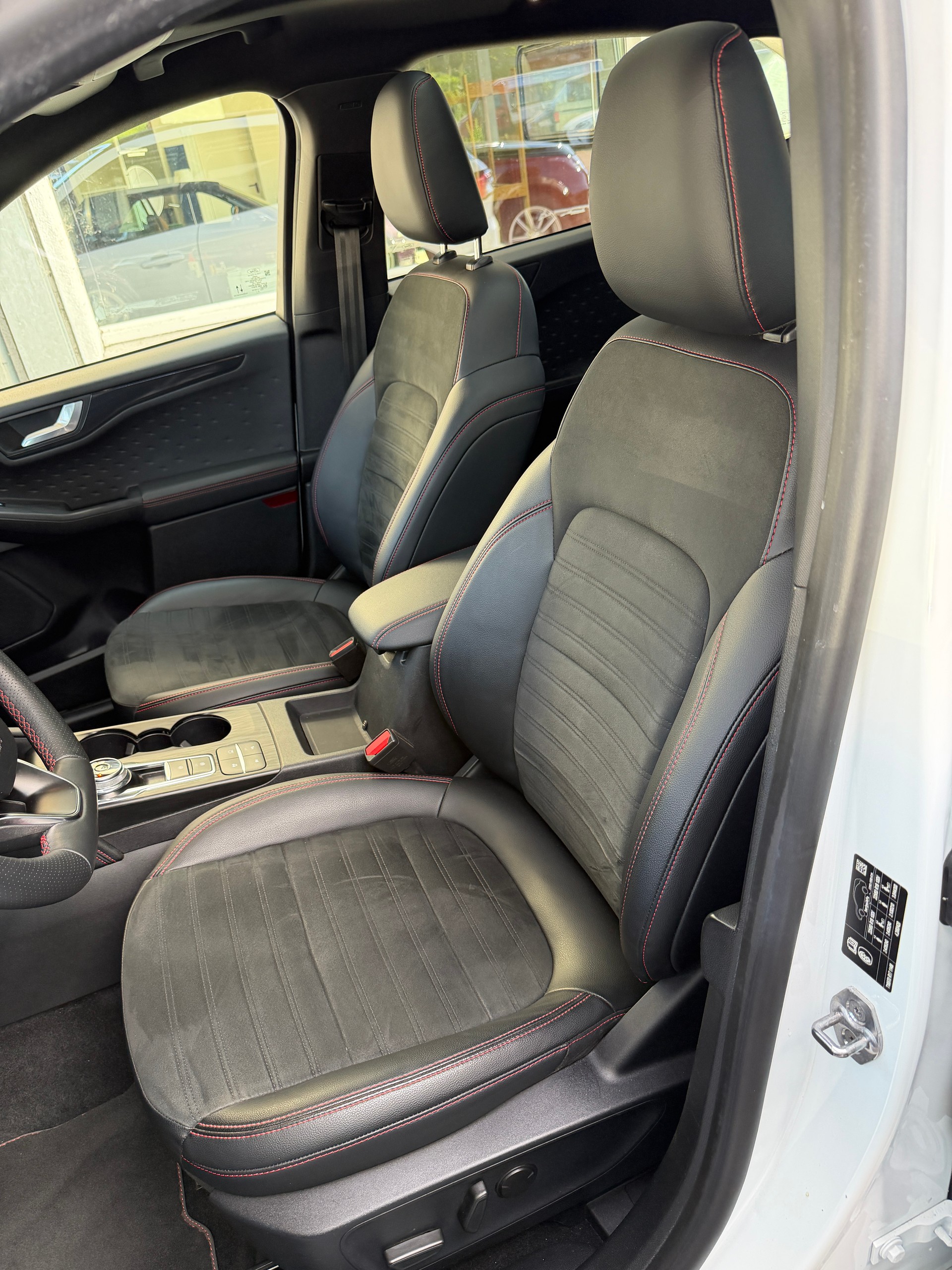 FORD Kuga 2.5 PHEV ST-Line X 2WD-image-9