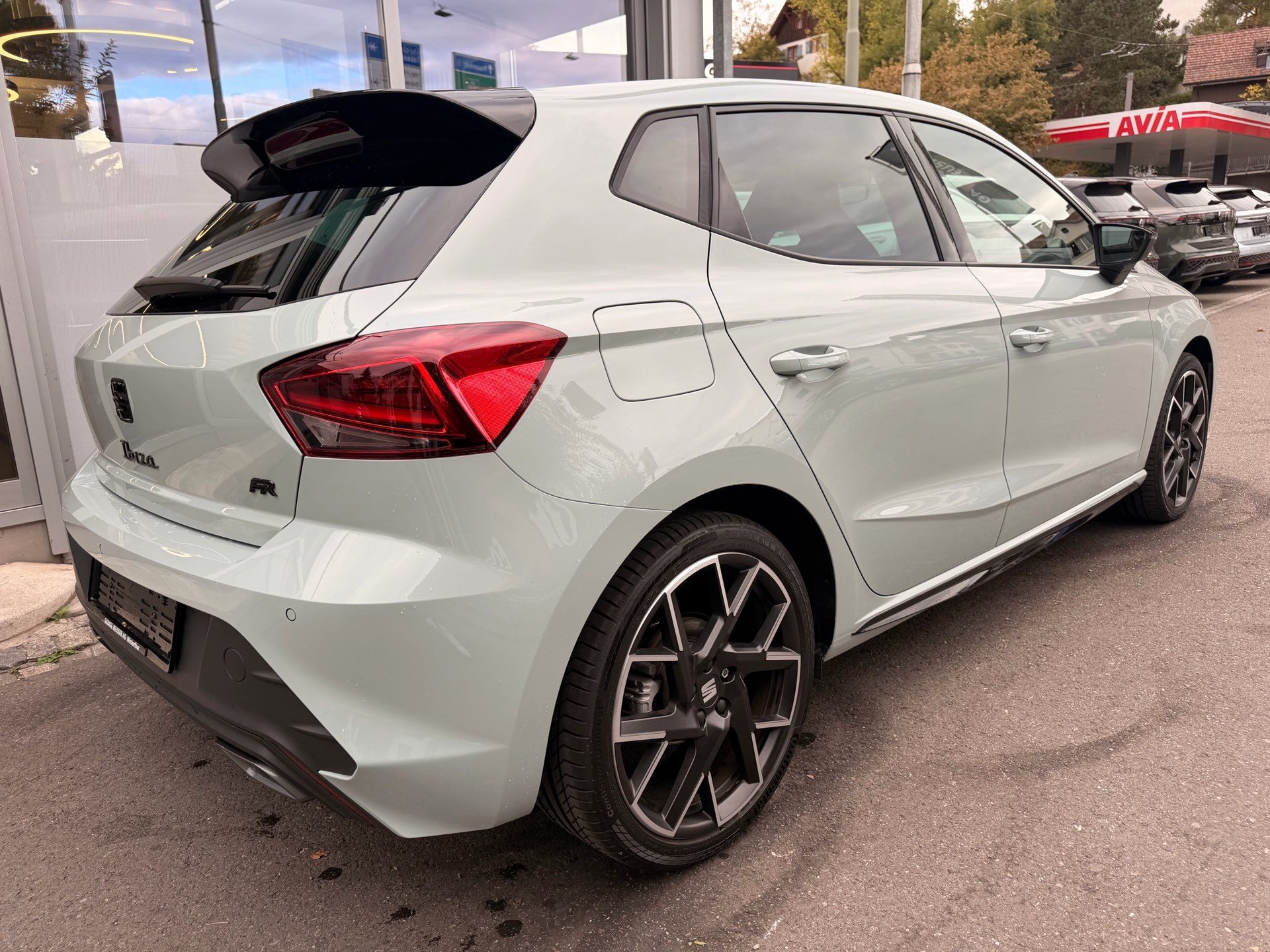 SEAT Ibiza 1.5 TSI 150 PS FR BACK EDITION *** UNIKAT IN ONIRIC LAKE GRAU ***-showroom-element-3