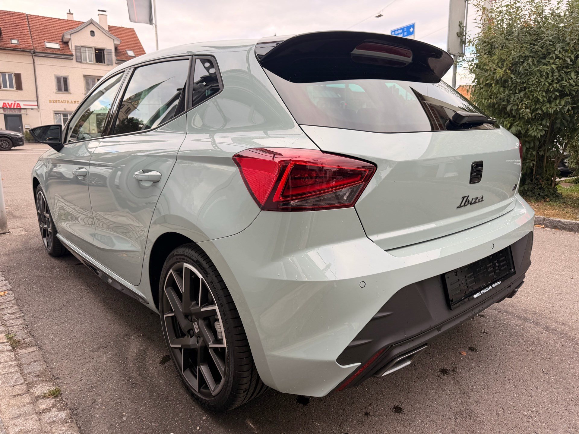 SEAT Ibiza 1.5 TSI 150 PS FR BACK EDITION *** UNIKAT IN ONIRIC LAKE GRAU ***-image-5