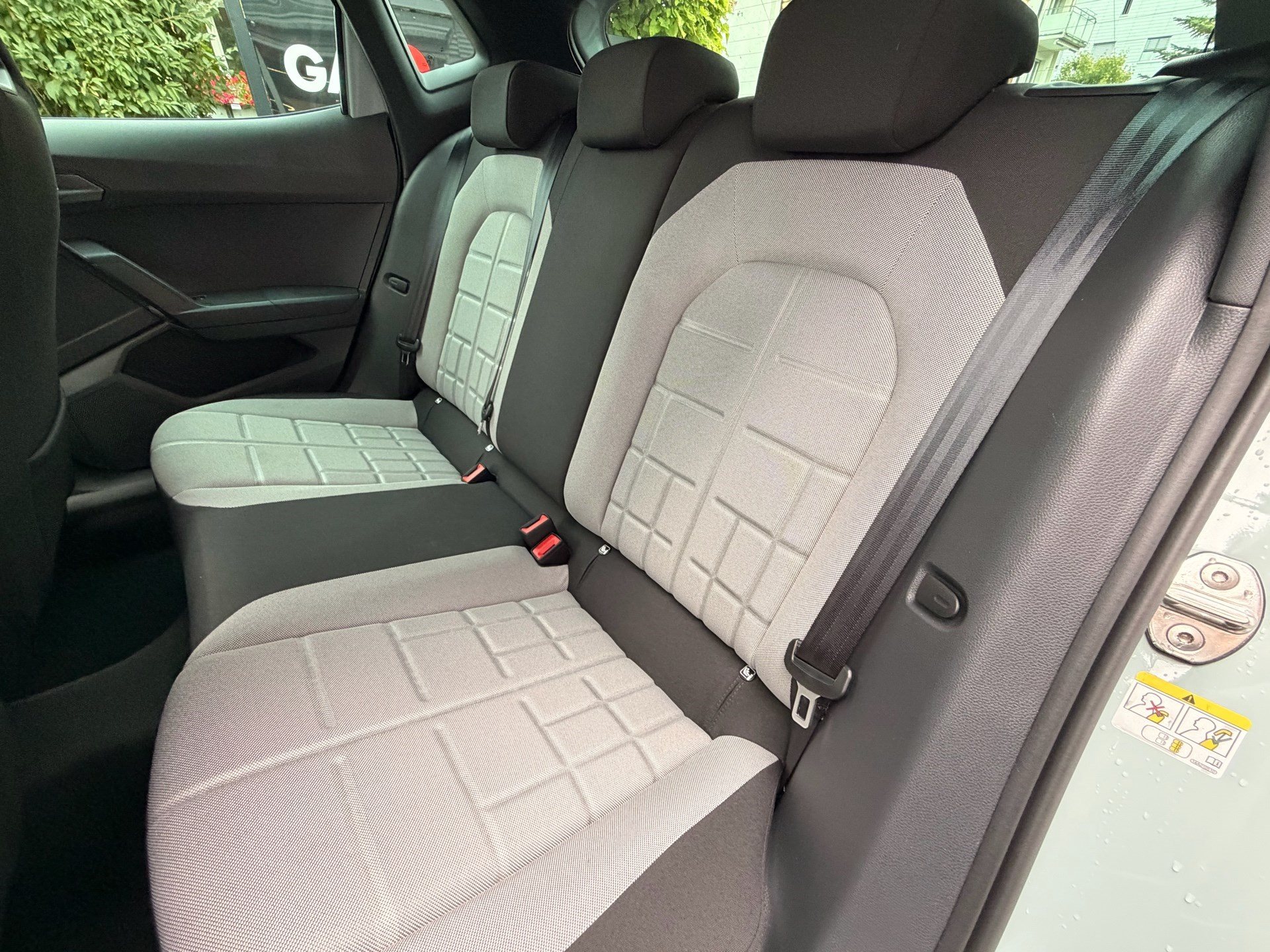 SEAT Ibiza 1.5 TSI 150 PS FR BACK EDITION *** UNIKAT IN ONIRIC LAKE GRAU ***-image-25