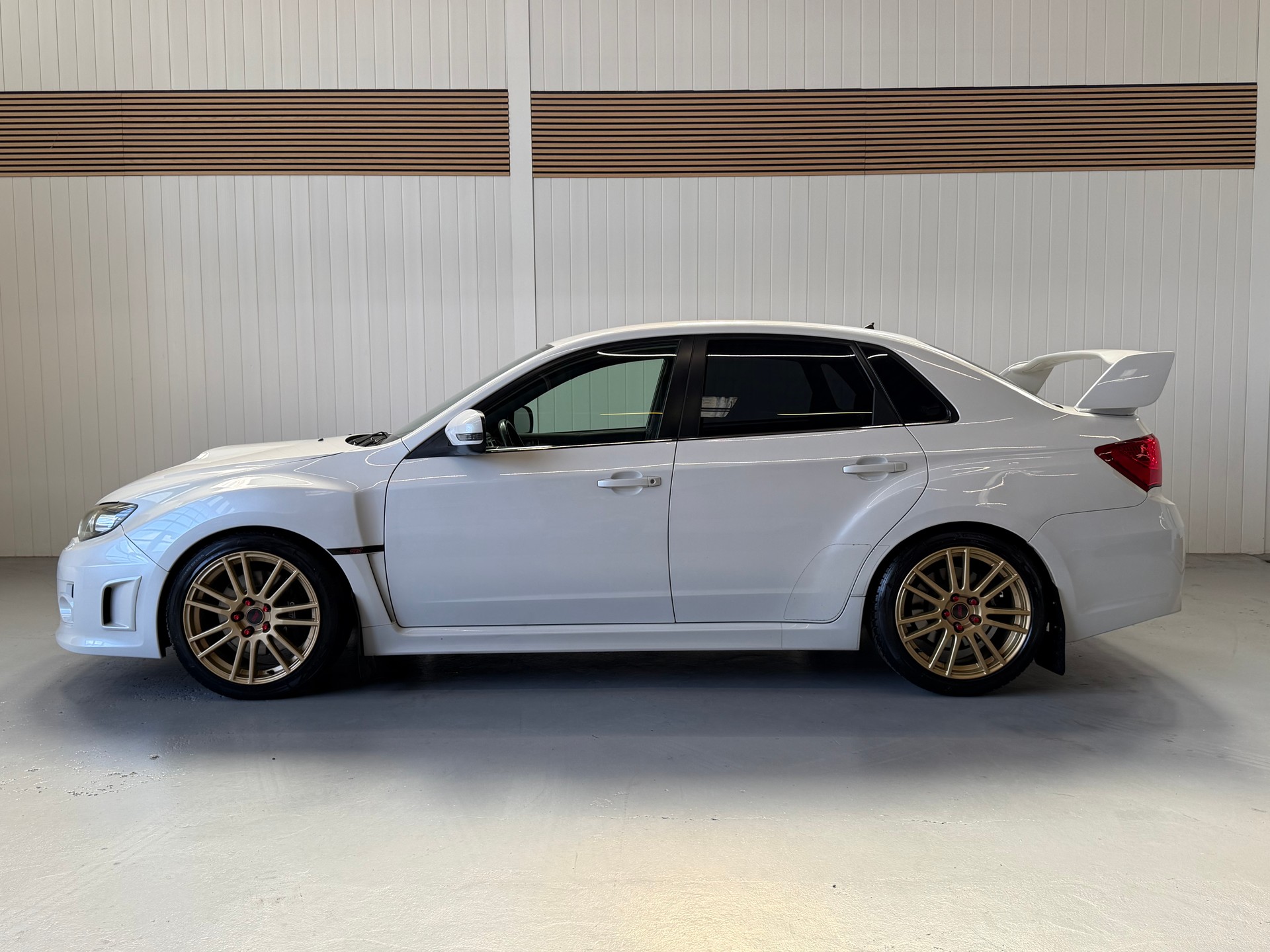 SUBARU 2.5 Turbo 4WD WRX STI Sport frisch ab MFK & Service-showroom-element-2