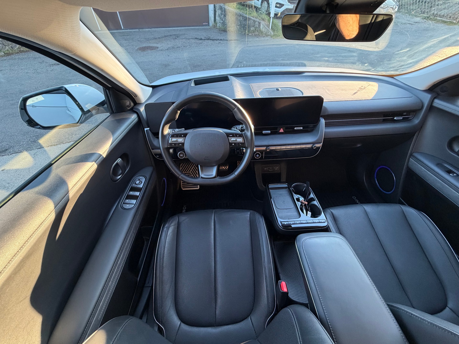 HYUNDAI Ioniq 5 84kWh Amplia 2WD Facelift / SoH 98%-image-16