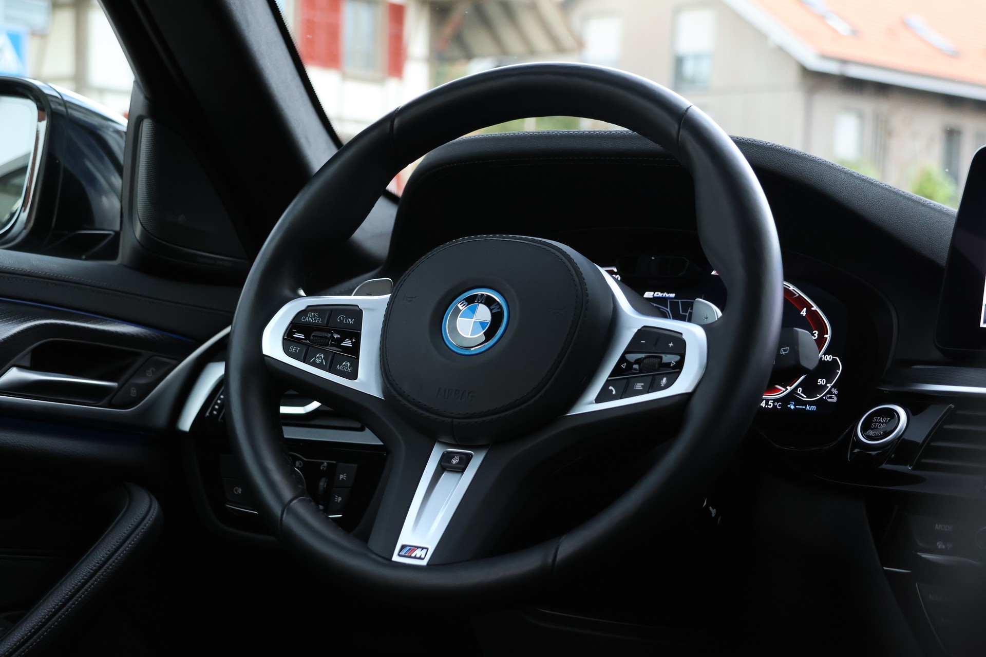 BMW 530e xDrive Touring Pure M Sport Steptronic (CH) + 2.0T AHK-image-15