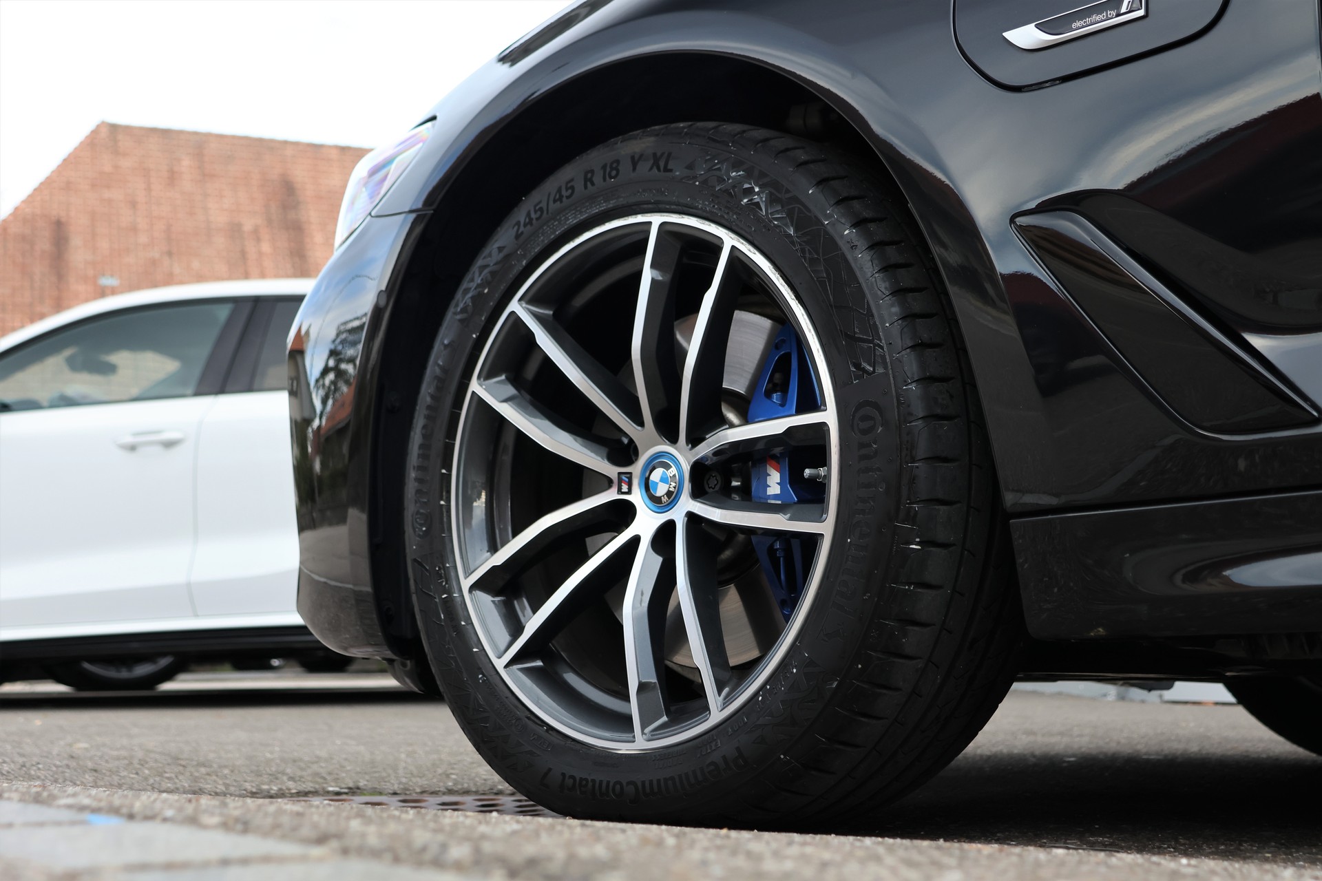 BMW 530e xDrive Touring Pure M Sport Steptronic (CH) + 2.0T AHK-image-8