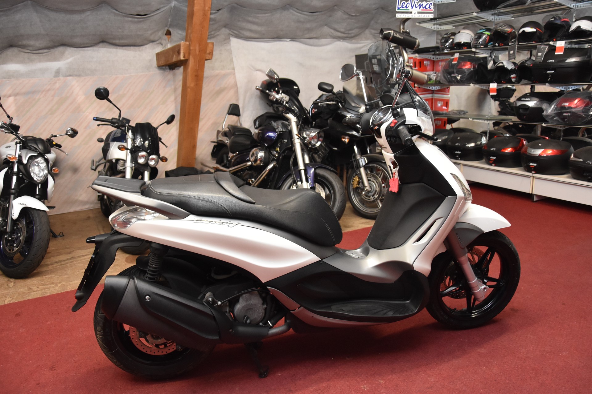PIAGGIO Beverly 350 i.e. ABS-image-5
