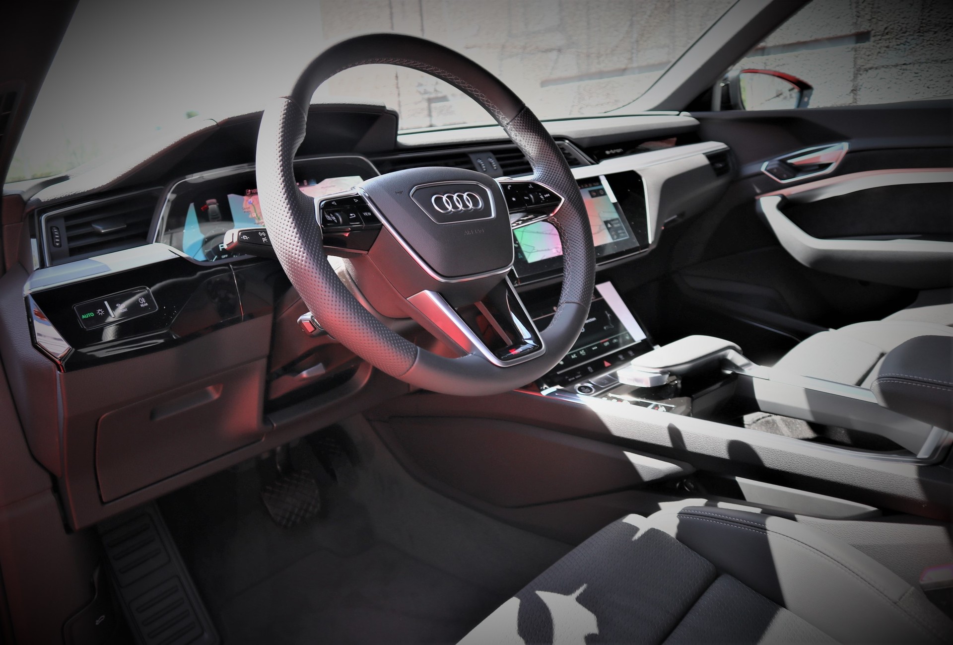 AUDI e-tron 55 Sportback S Line Black Edition quattro-image-6