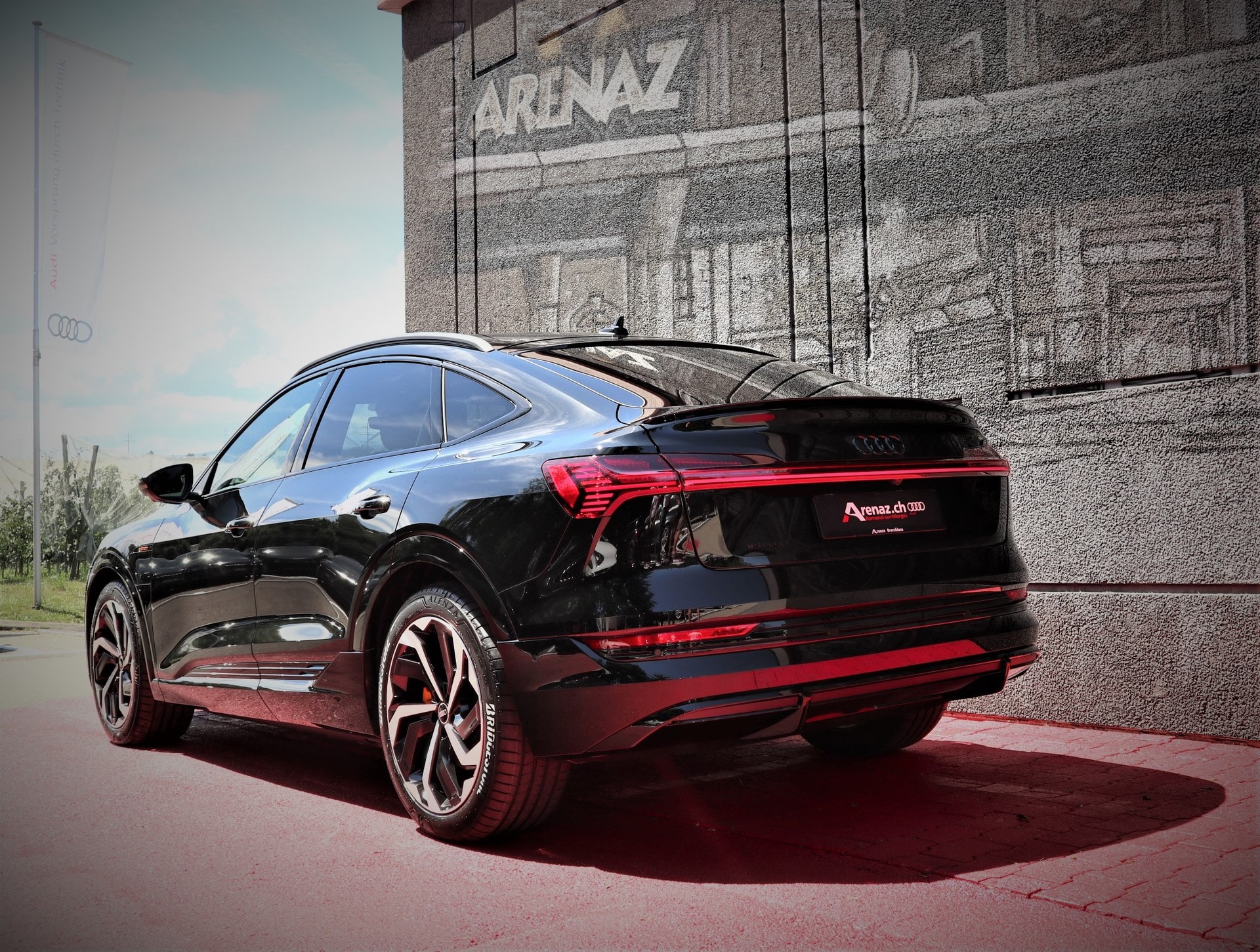 AUDI e-tron 55 Sportback S Line Black Edition quattro-showroom-element-3