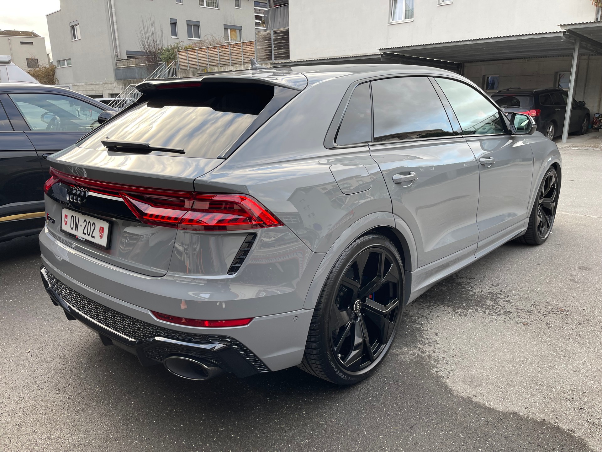 AUDI RSQ8 quattro tiptronic-image-4