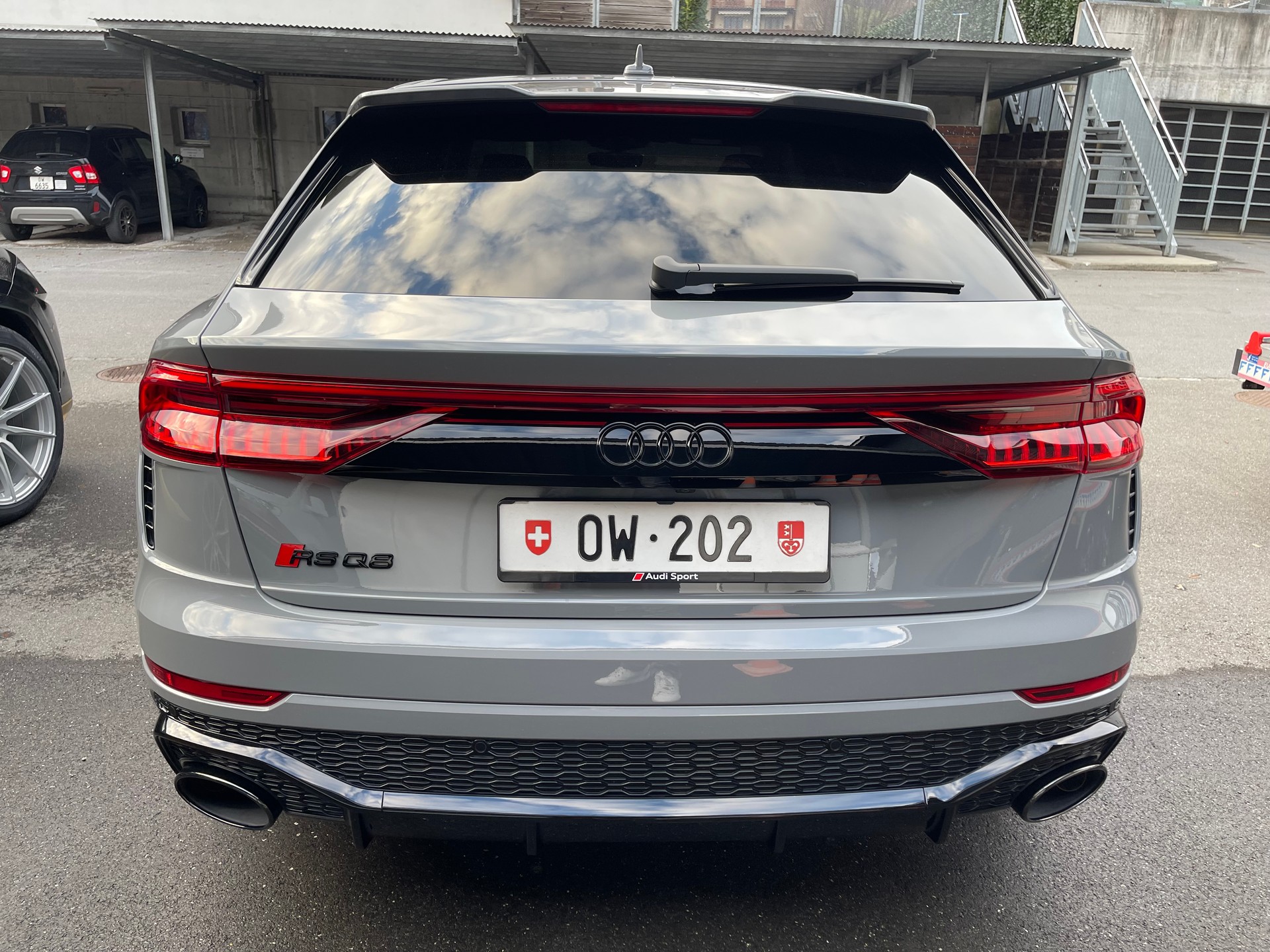 AUDI RSQ8 quattro tiptronic-image-5