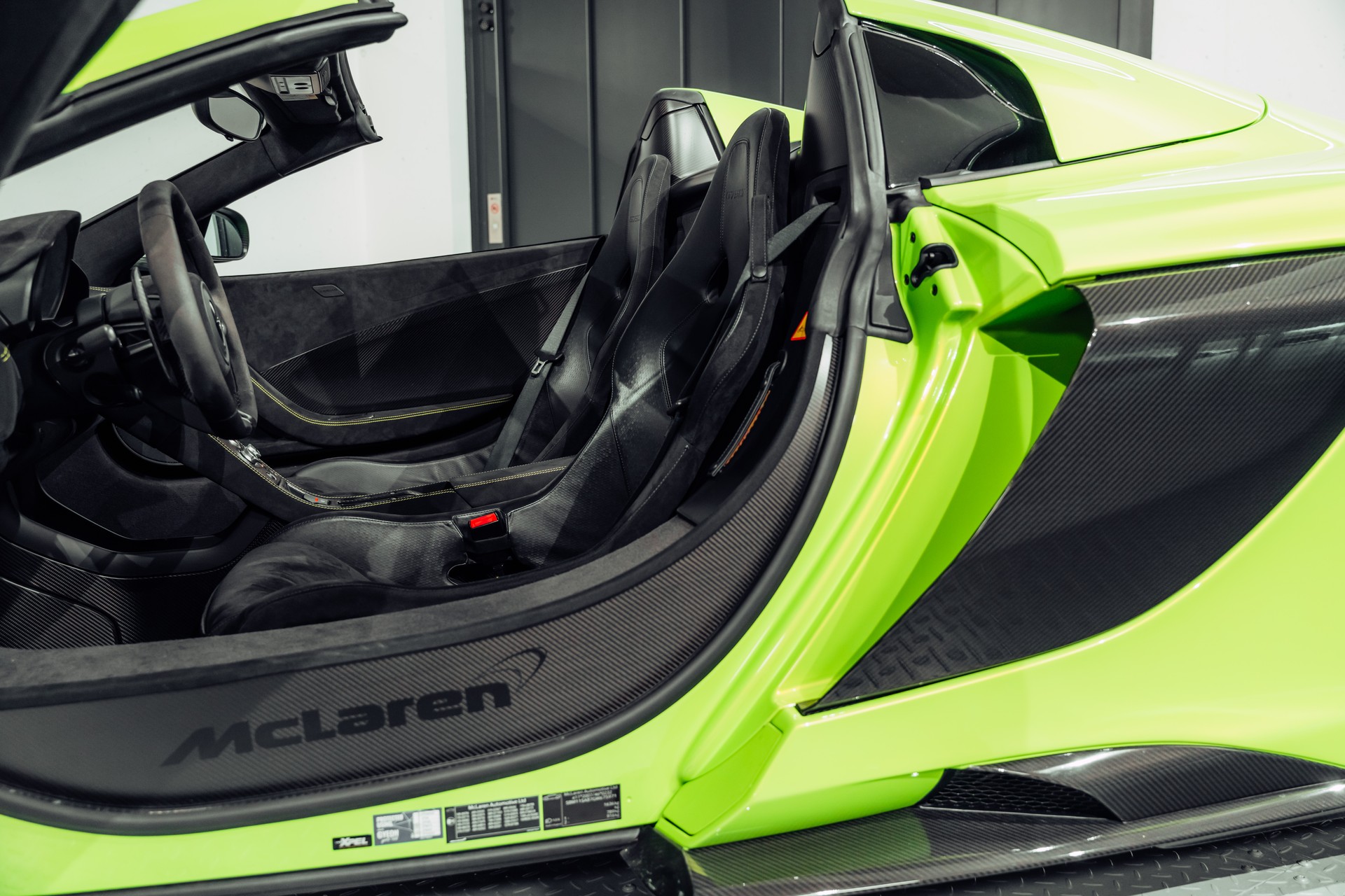 McLAREN 675LT Spider 3.8 V8 SSG-image-25
