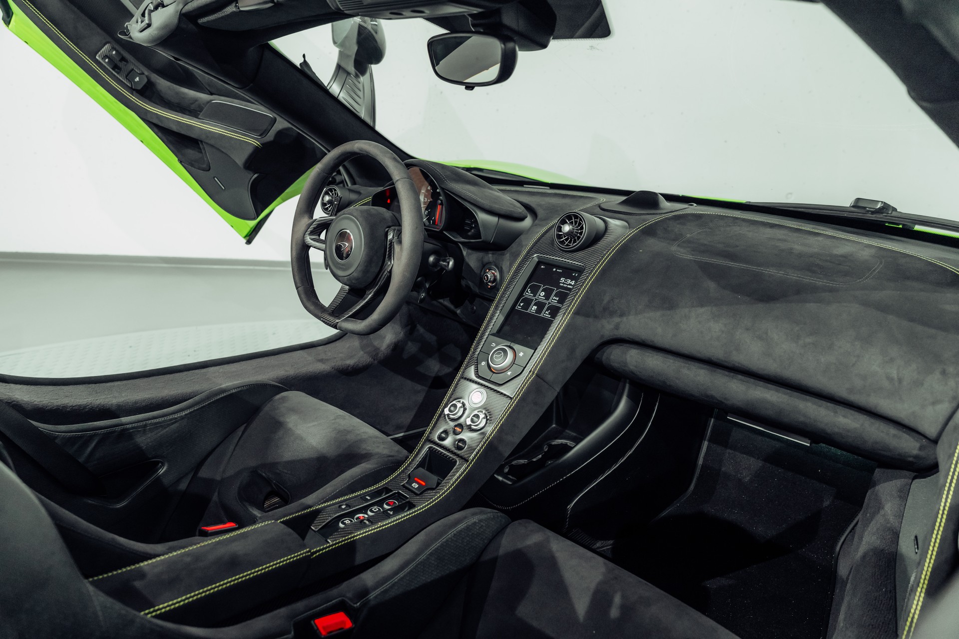 McLAREN 675LT Spider 3.8 V8 SSG-image-27