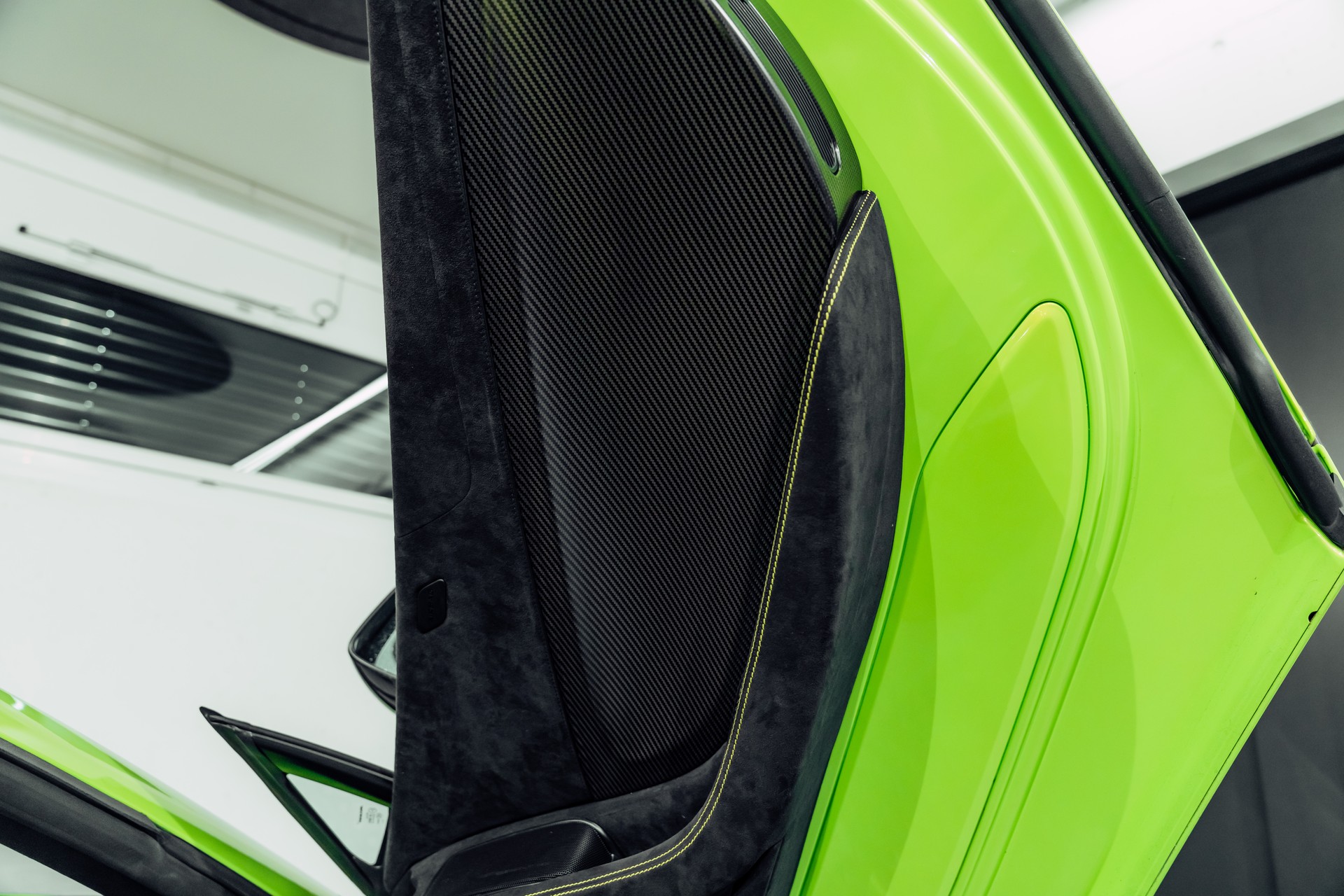 McLAREN 675LT Spider 3.8 V8 SSG-image-28
