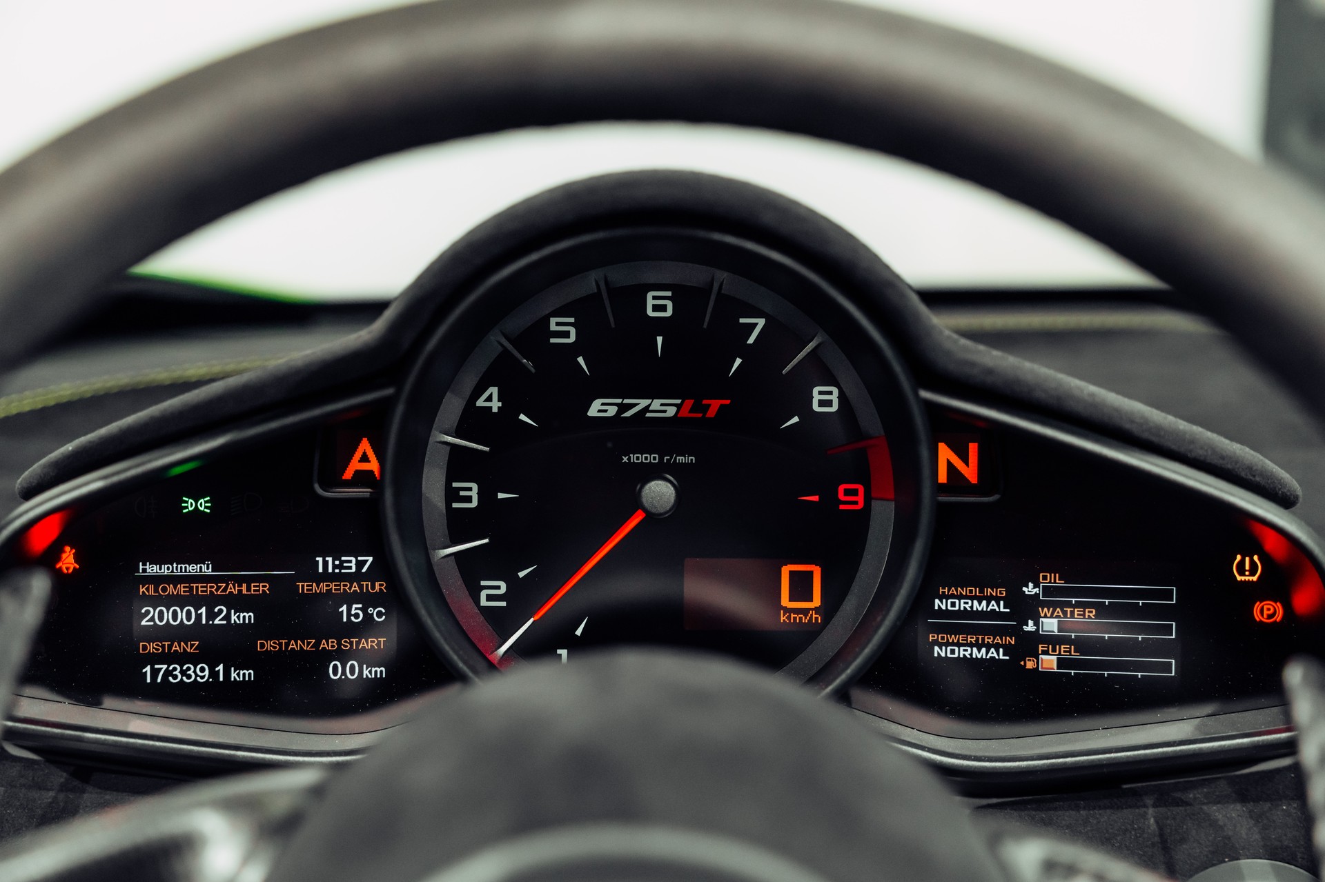 McLAREN 675LT Spider 3.8 V8 SSG-image-30