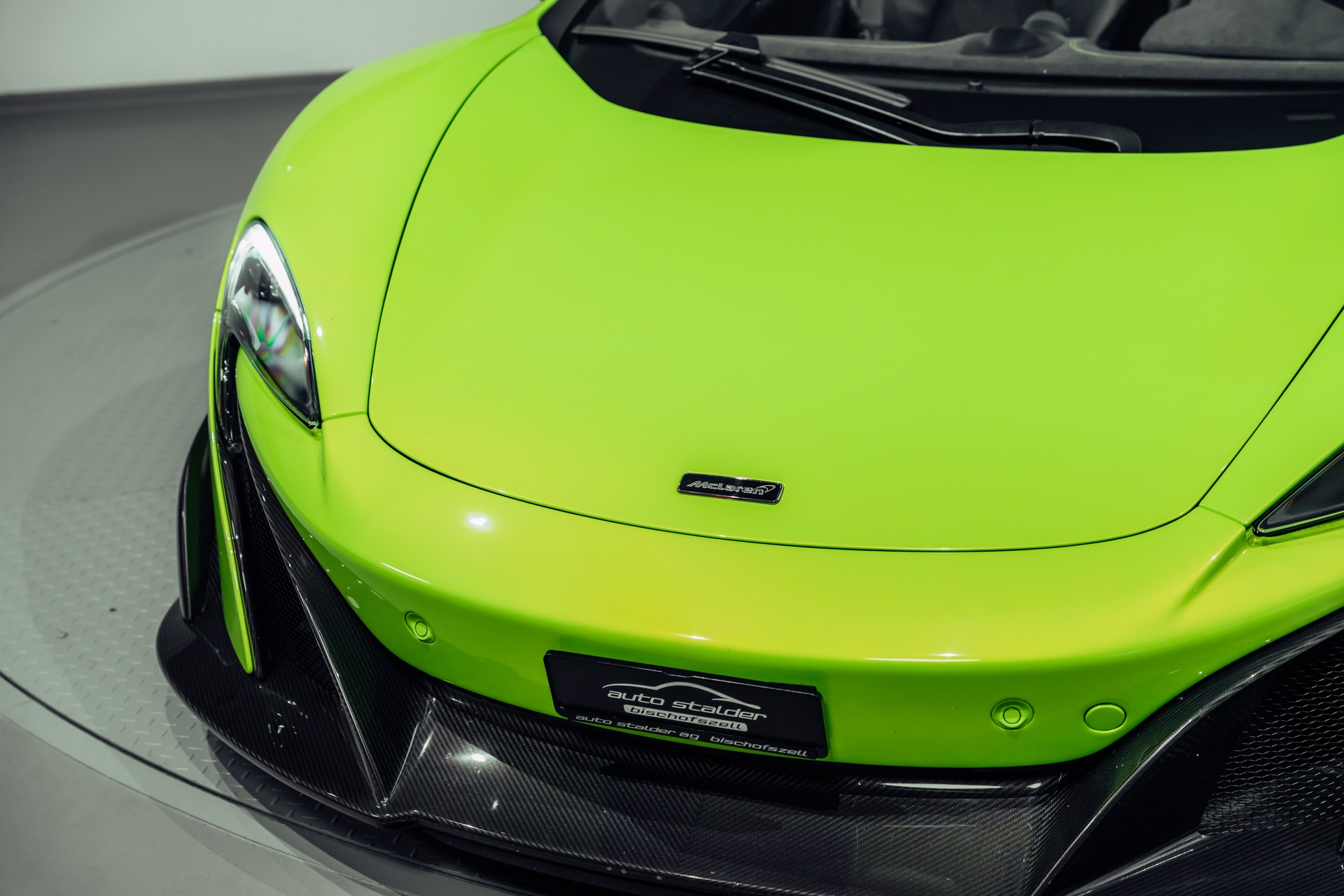 McLAREN 675LT Spider 3.8 V8 SSG-image-19