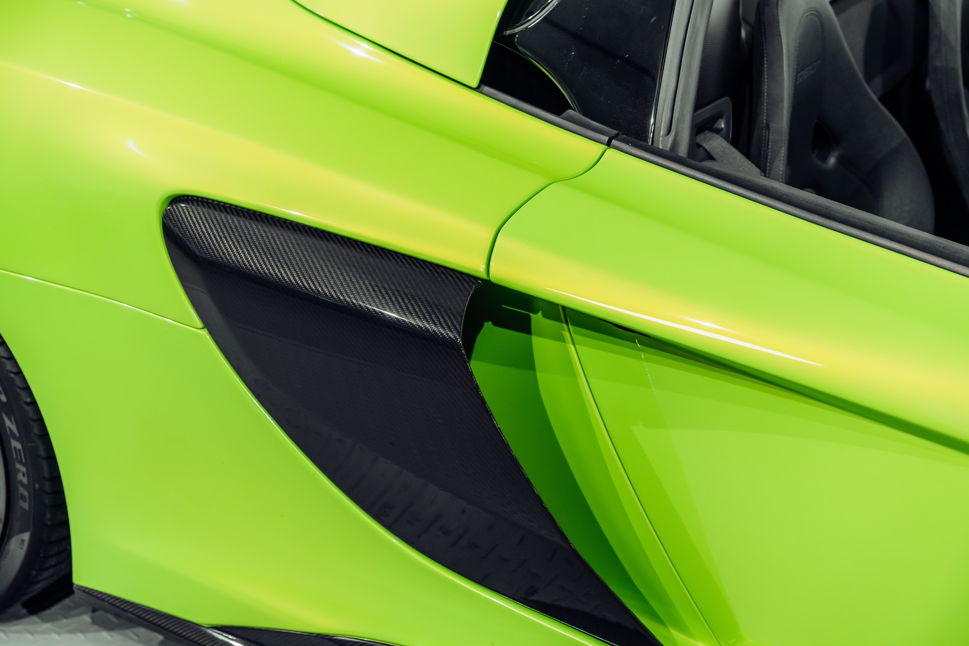 McLAREN 675LT Spider 3.8 V8 SSG-image-9